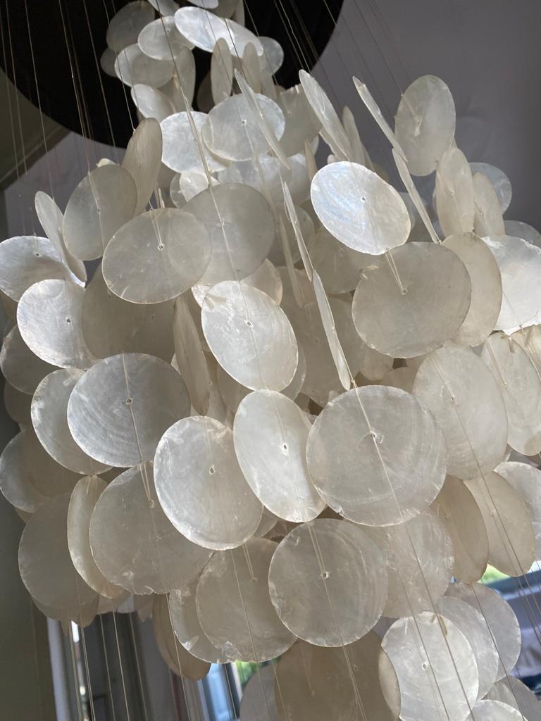 Large Verner Panton style Capiz Shell Chandelier In Good Condition For Sale In London, GB