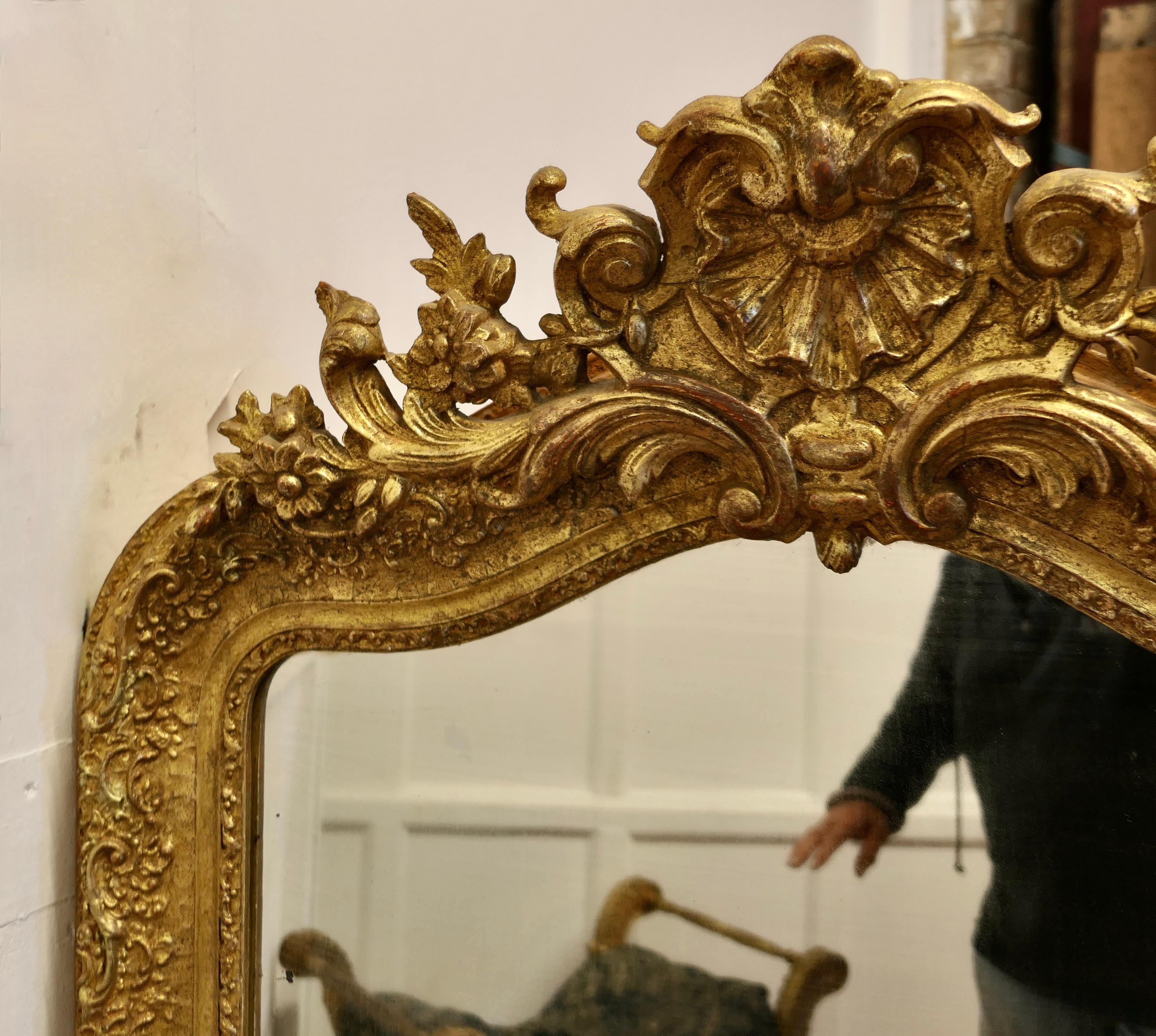 Milieu du XIXe siècle Grand miroir mural Louis Philippe français très décoratif en vente