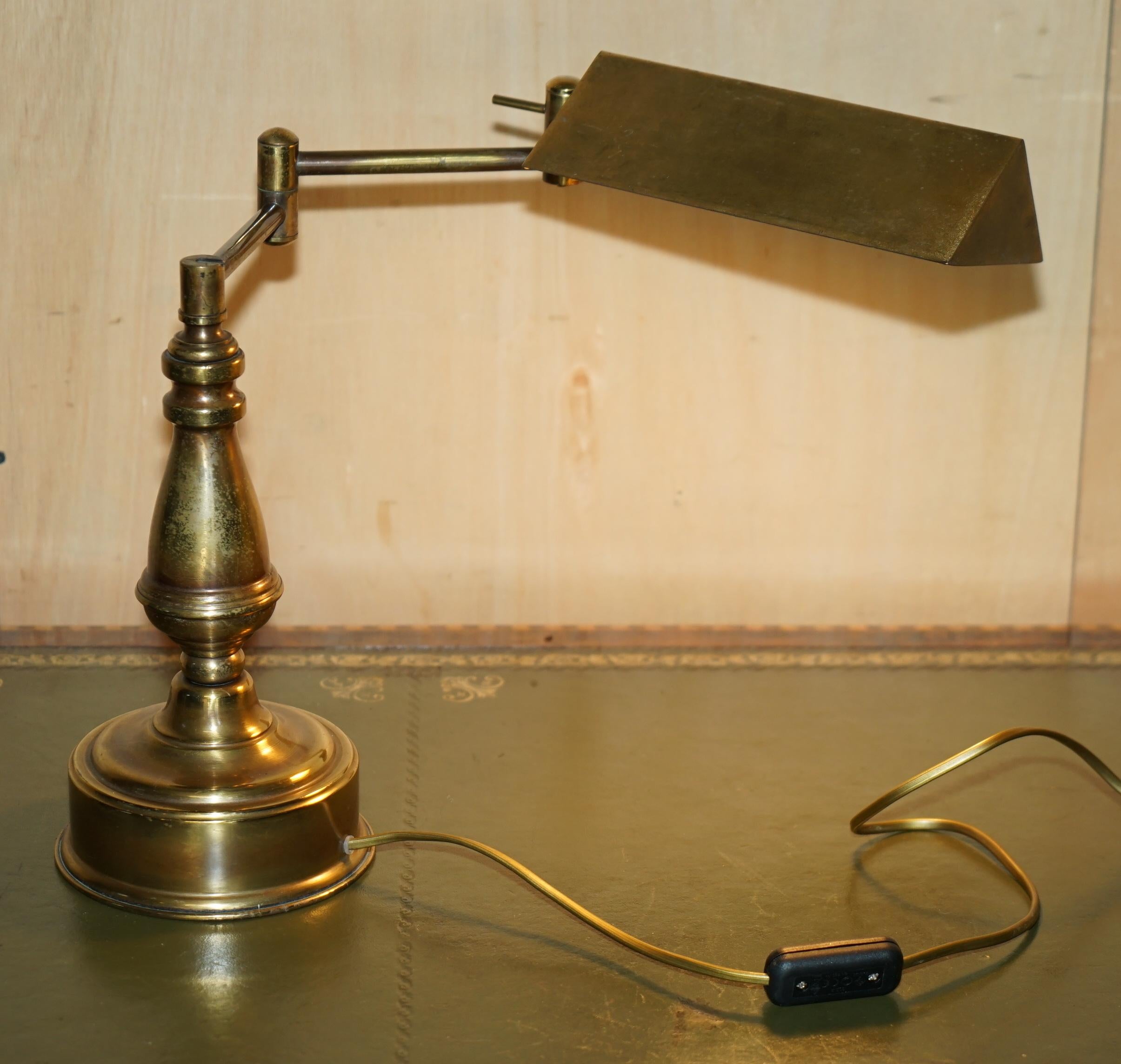 GROSSE, SEHR SCHWERE, ORIGINALE RAGOT FRANKREICH VERGOLDETE BRONZE GELENKTE BANKER-LAMPE im Zustand „Gut“ im Angebot in West Sussex, Pulborough