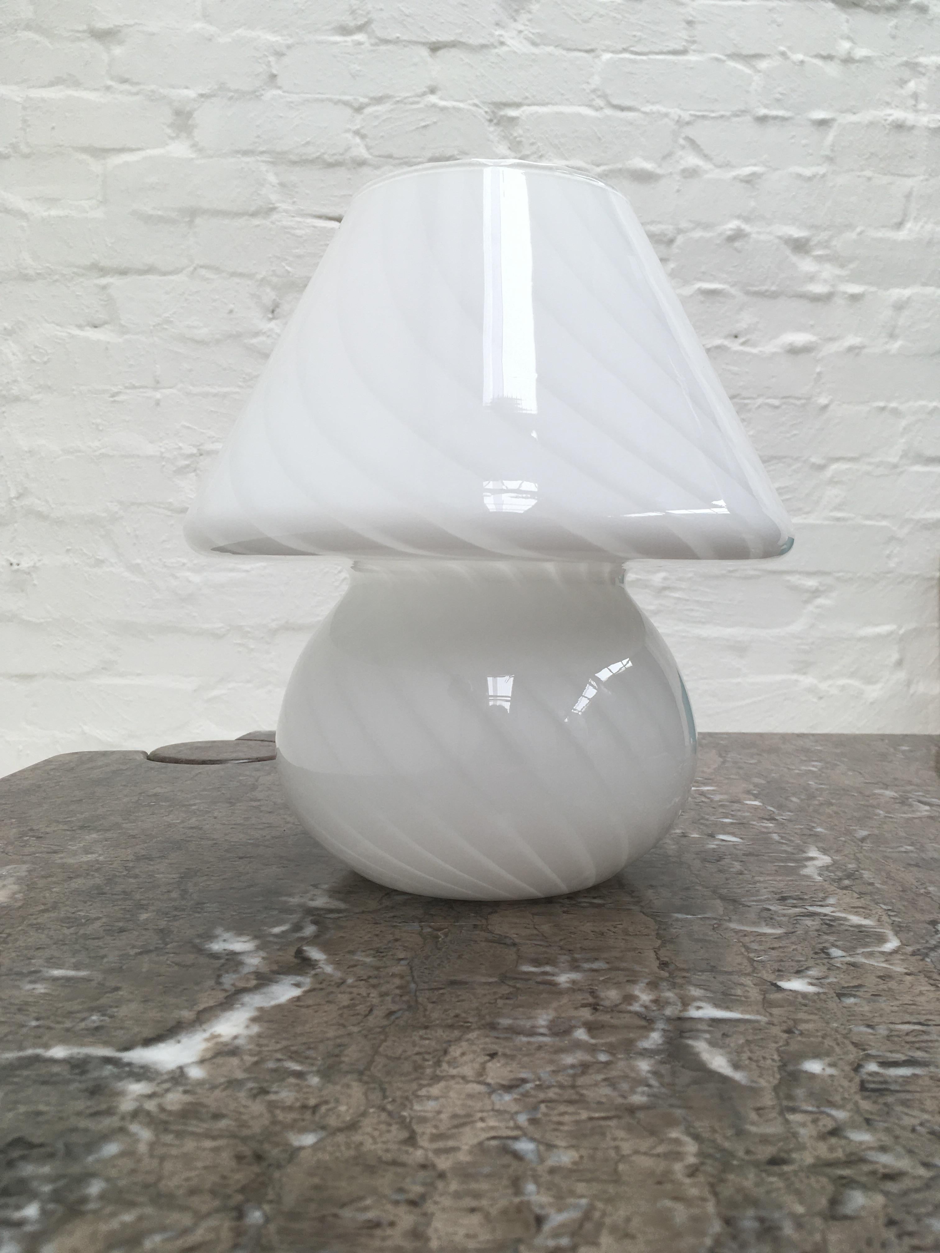 Large Vetri Murano Mushroom Lamp, Italy, 1970s In Good Condition In Melbourne, AU