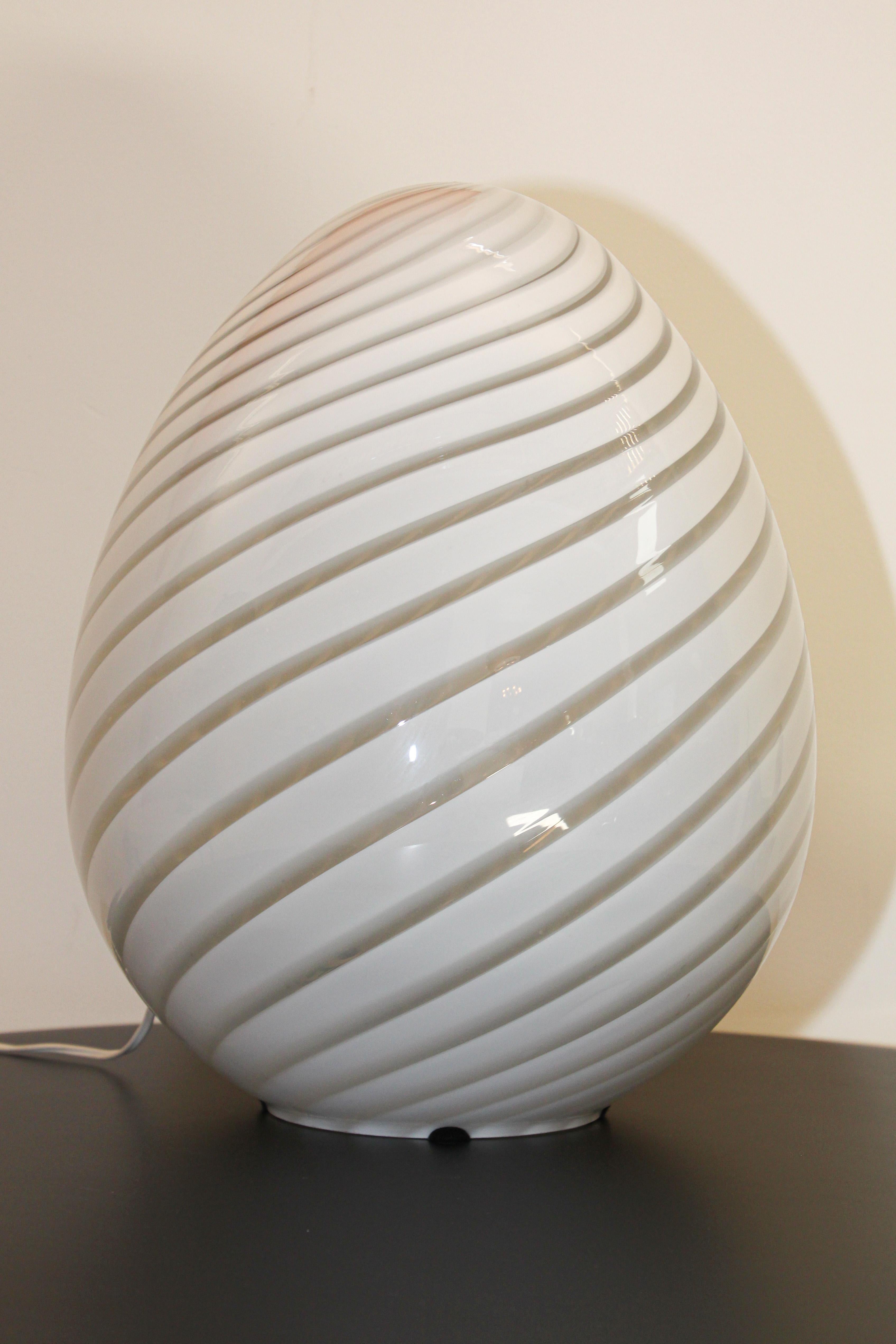 Large Vetri Murano White Egg Table Lamp 3