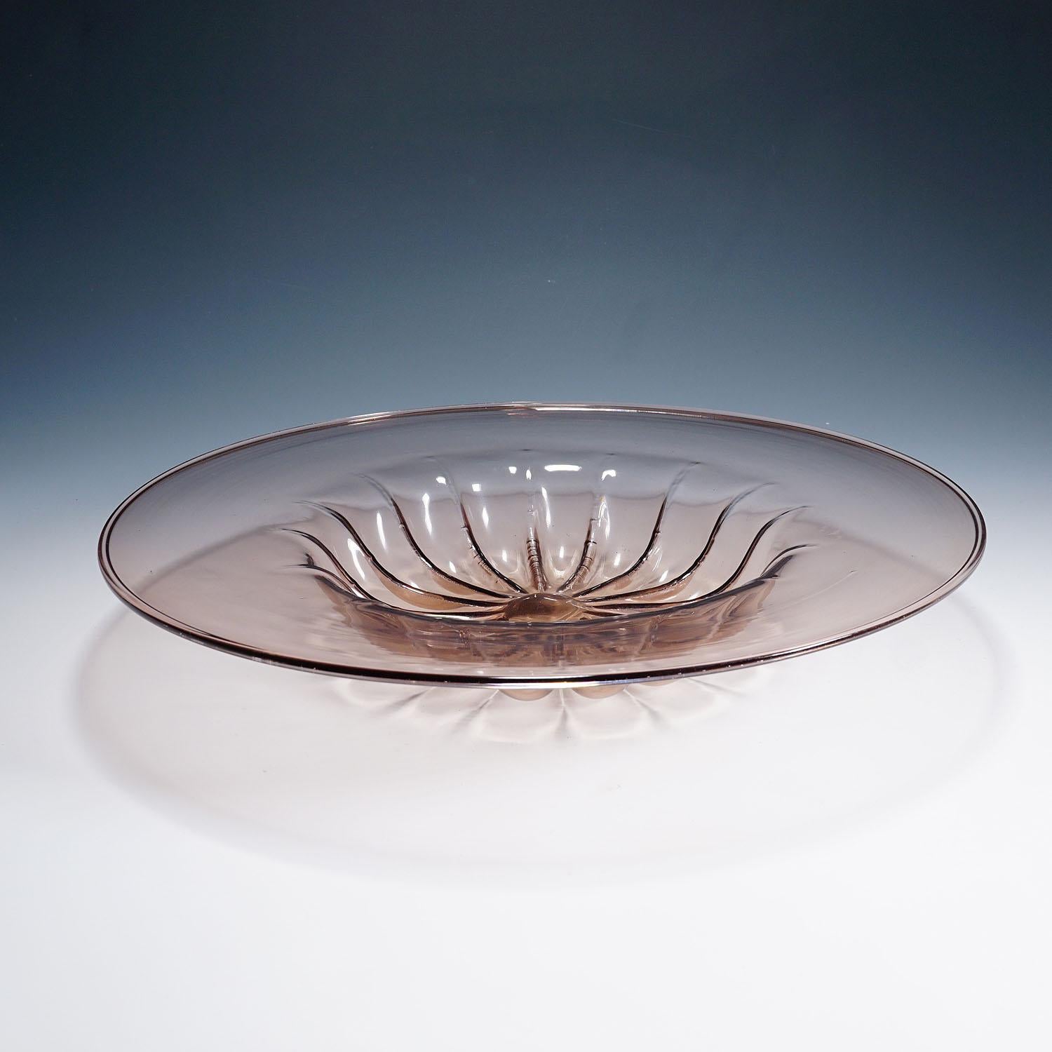 Mid-Century Modern Large Vetro Soffiato Glass Dish by Vittorio Zecchin for Venini Murano ca. 1925 For Sale