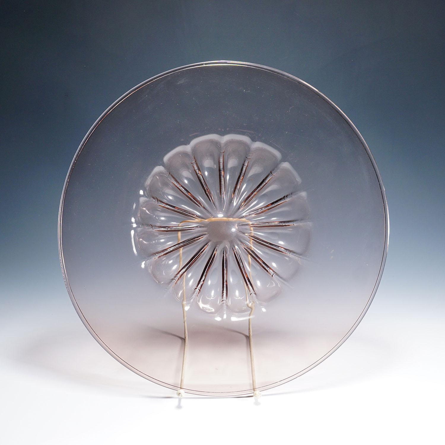 Hand-Crafted Large Vetro Soffiato Glass Dish by Vittorio Zecchin for Venini Murano ca. 1925 For Sale