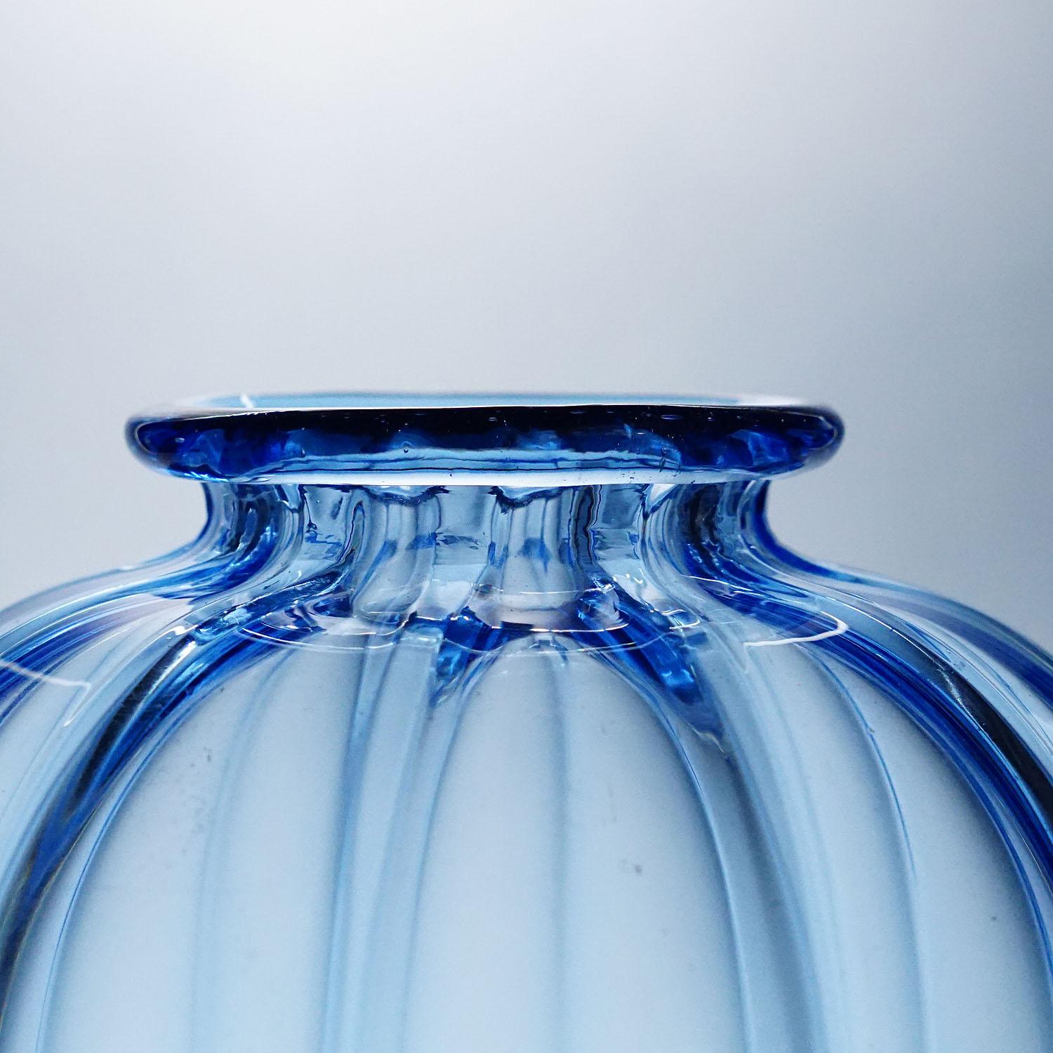 Art Glass Large Vetro Soffiato Glass Vase by Vittorio Zecchin for Venini Murano 1924 For Sale