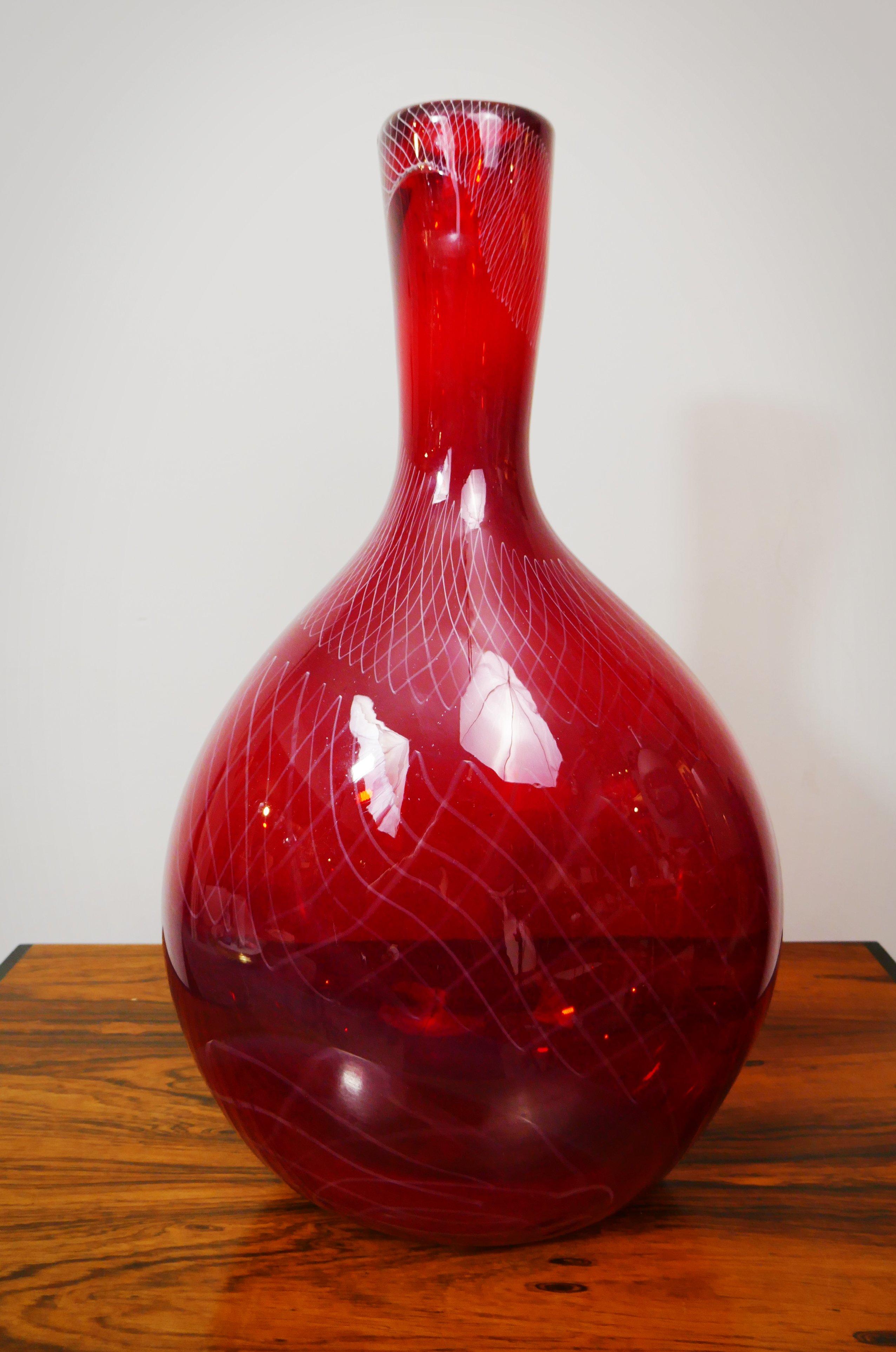 Large Vibrant Red Scandinavian Glass Decorative Criss Cross Detail Vase, 1970s In Good Condition In London, GB