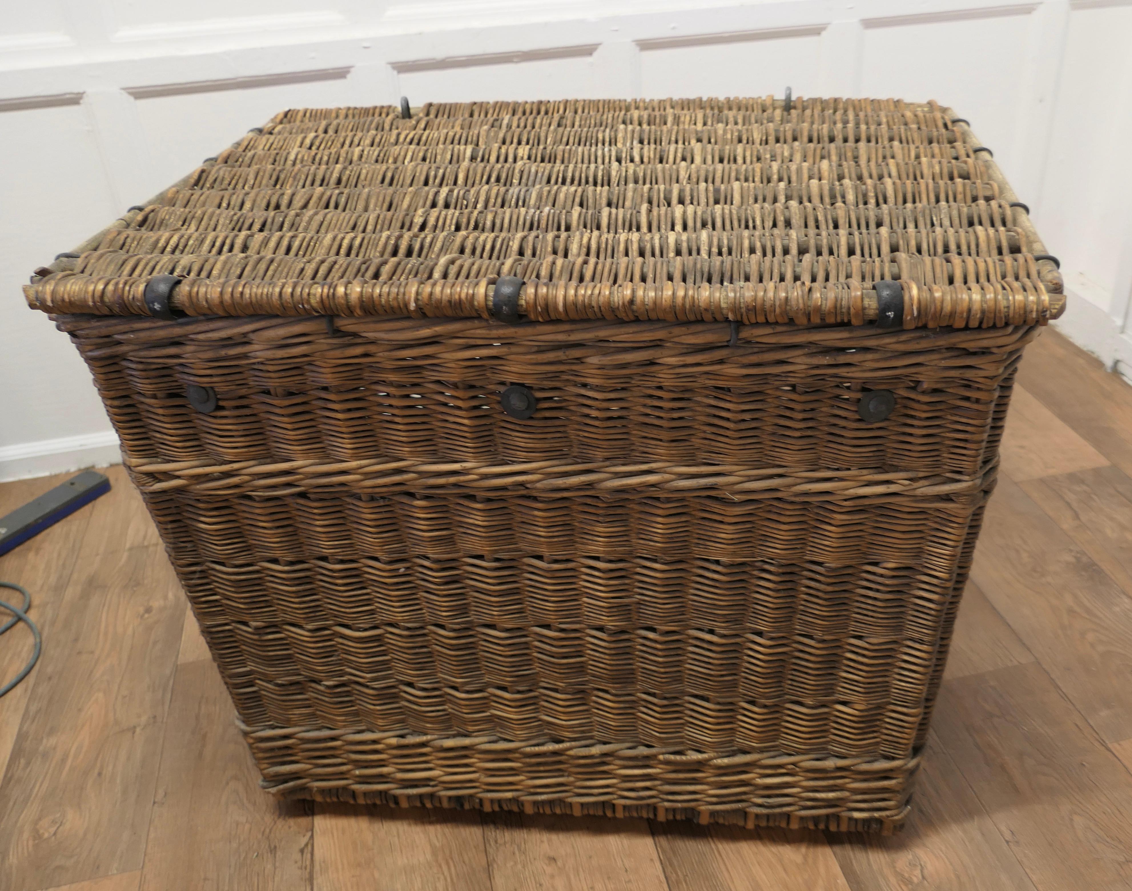 Early 20th Century Large Victorian Antique Wicker Laundry Basket.