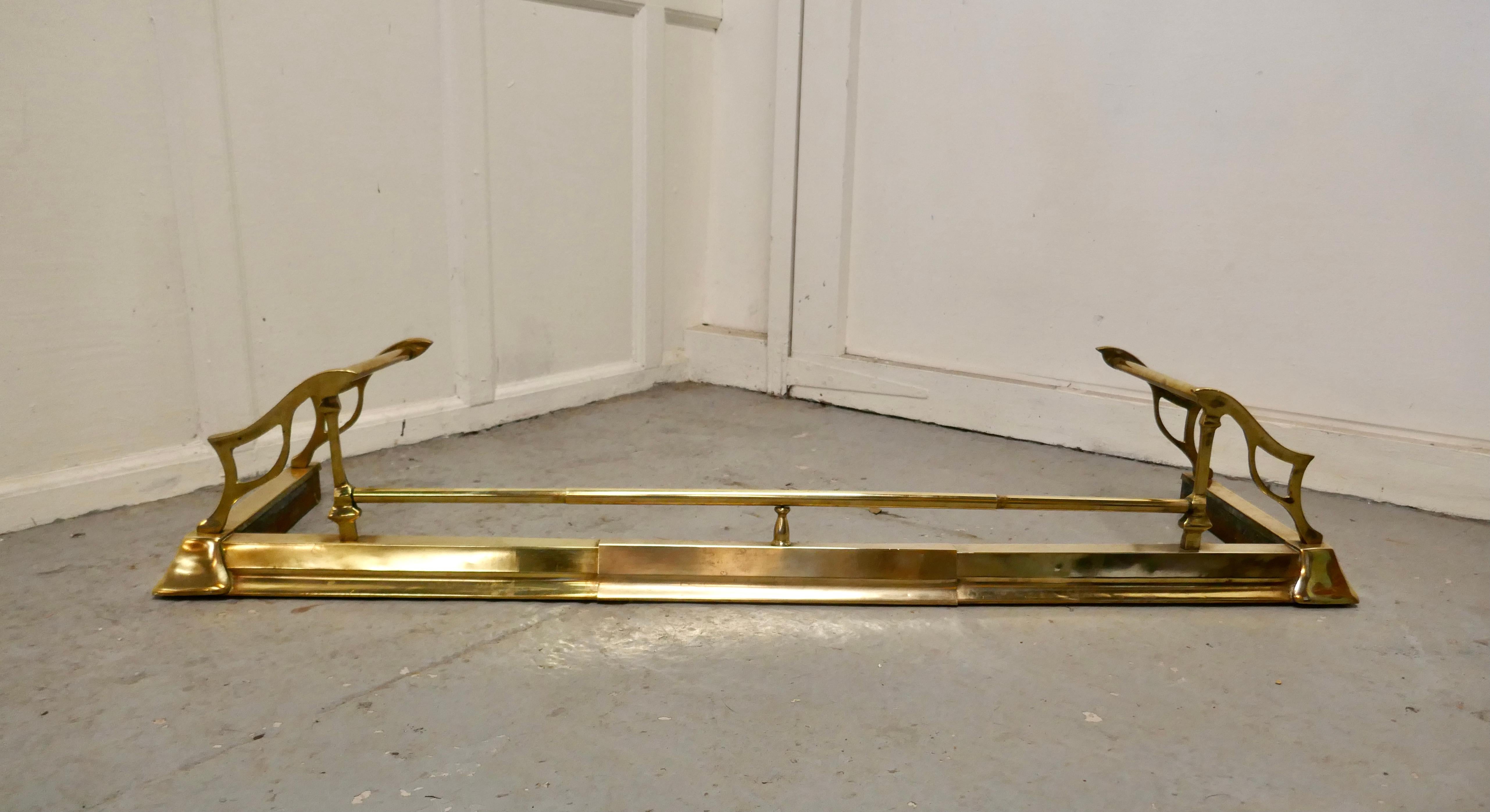Large Victorian Art Nouveau Brass Fender


 This is a Beautifully Designed Victorian Brass Fender it has superb Art Nouveau Style worked in brass and can be altered in length by simply pulling it out from the sides
The Fender is in good condition,