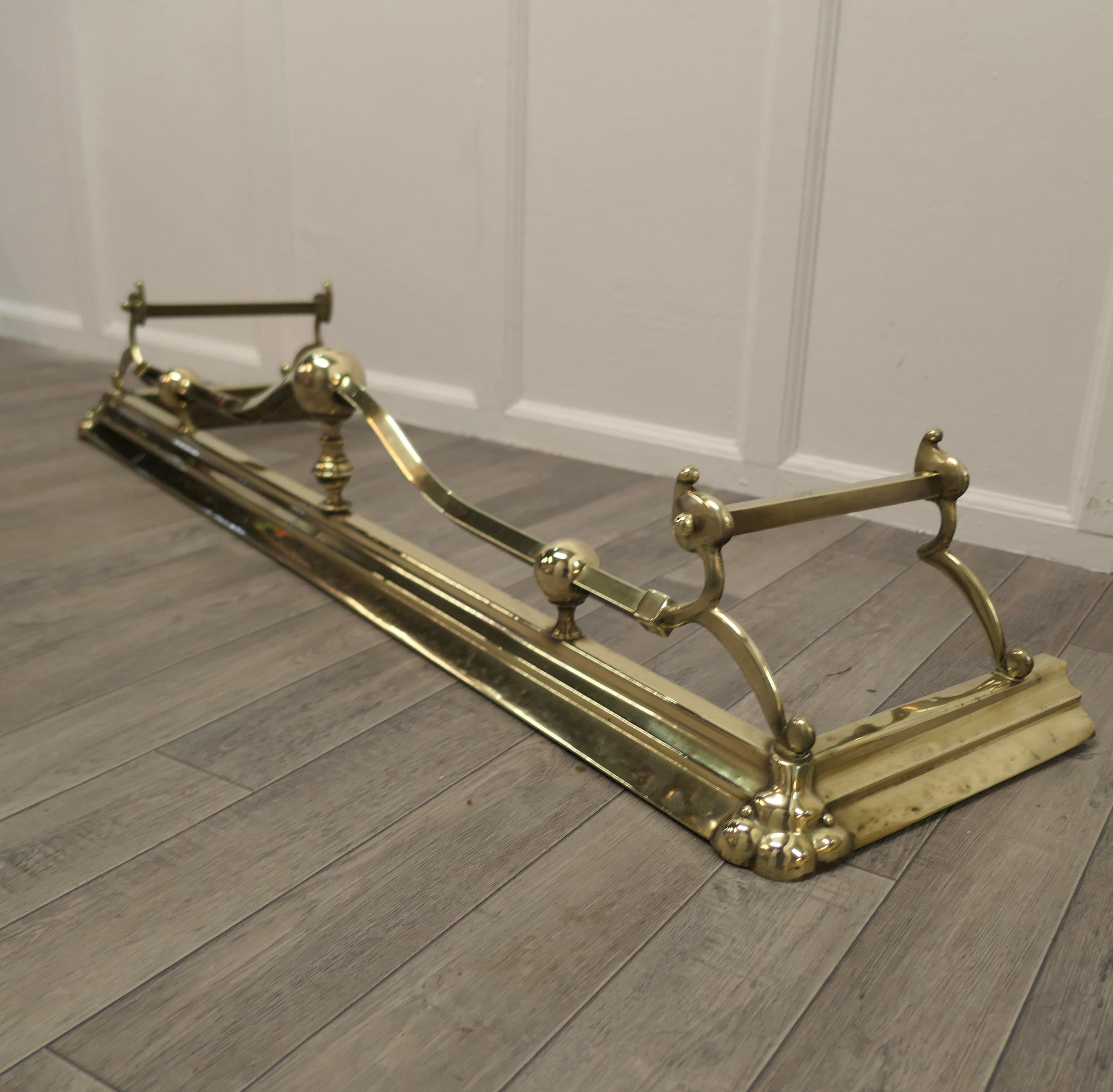 Large Victorian Art Nouveau Brass Fender For Sale 1