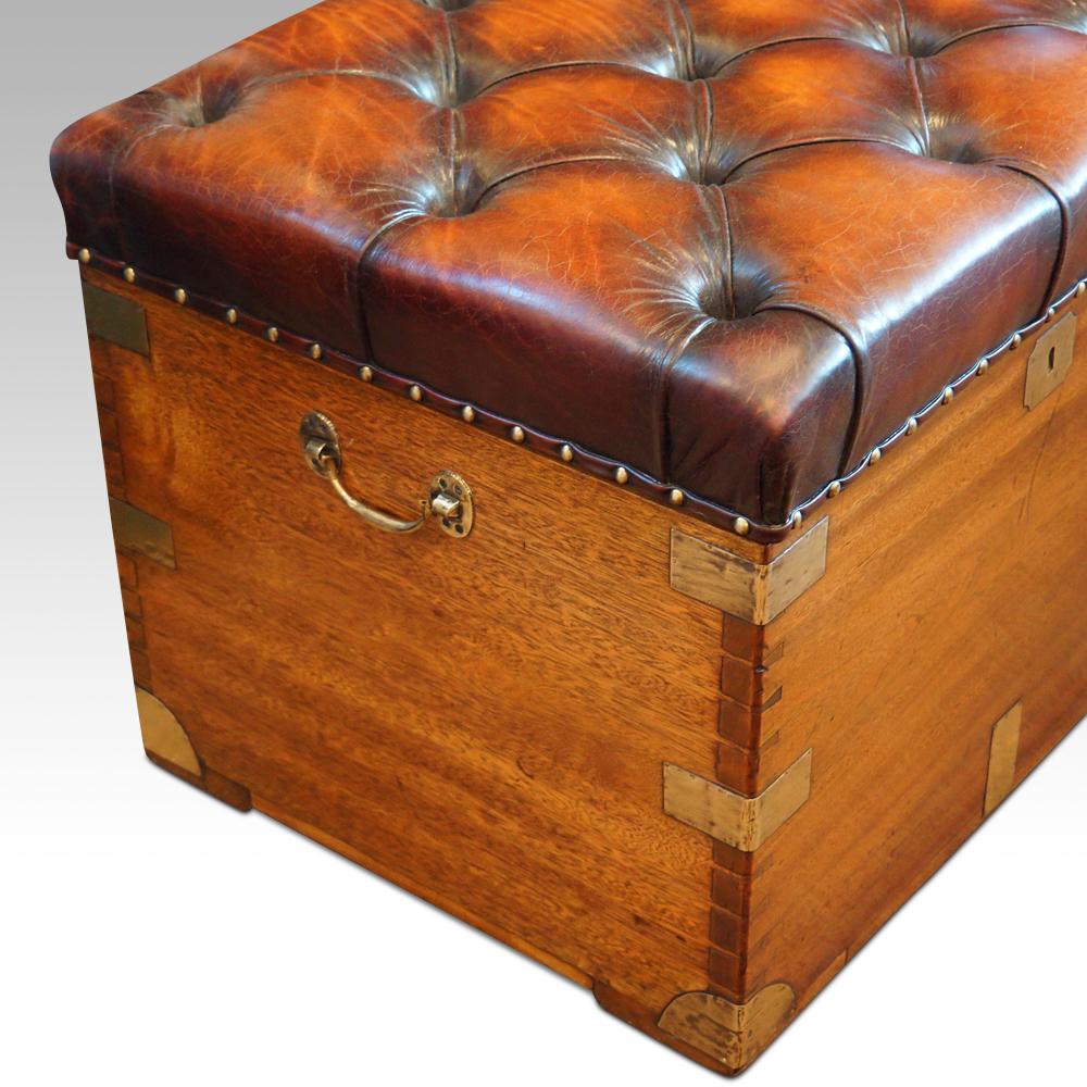 Large Victorian Camphorwood Ottoman In Excellent Condition In Salisbury, Wiltshire