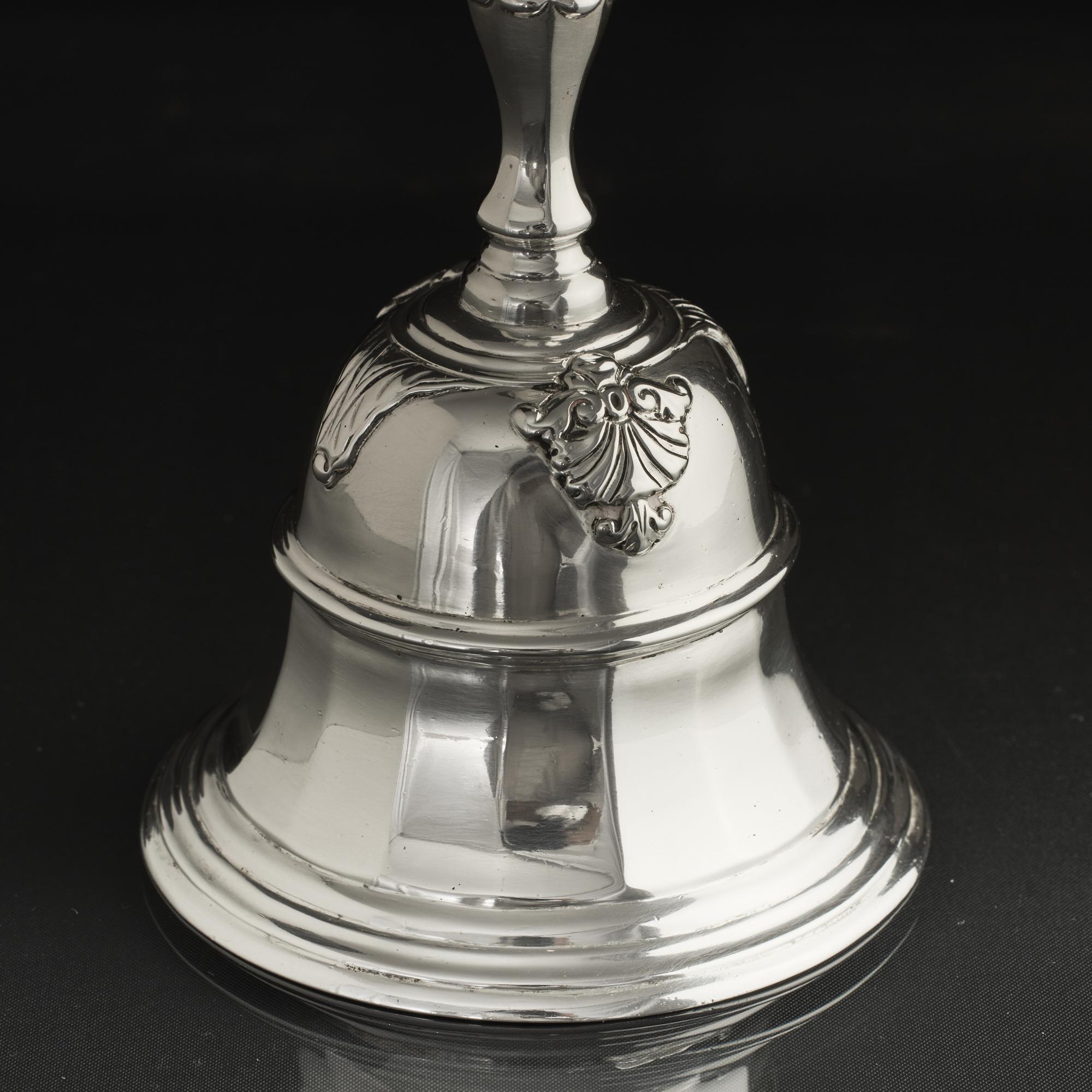 Georgian Late-Victorian silver table bell For Sale
