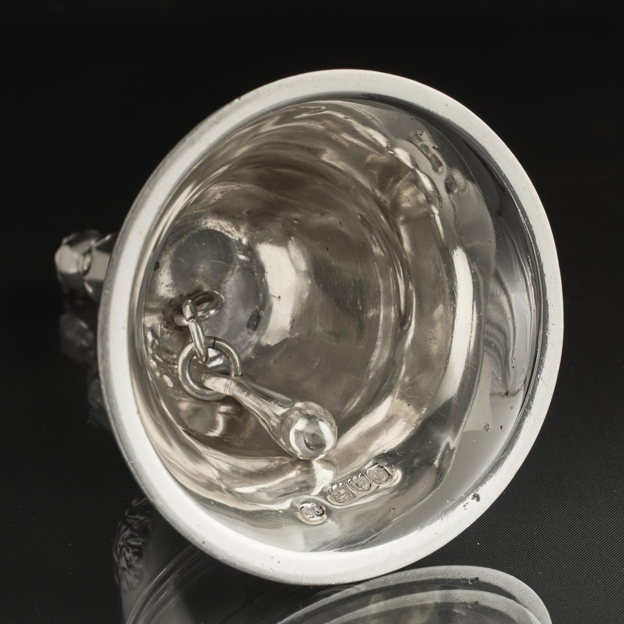 Cloche de table en argent de la fin de l'époque victorienne Bon état - En vente à London, GB
