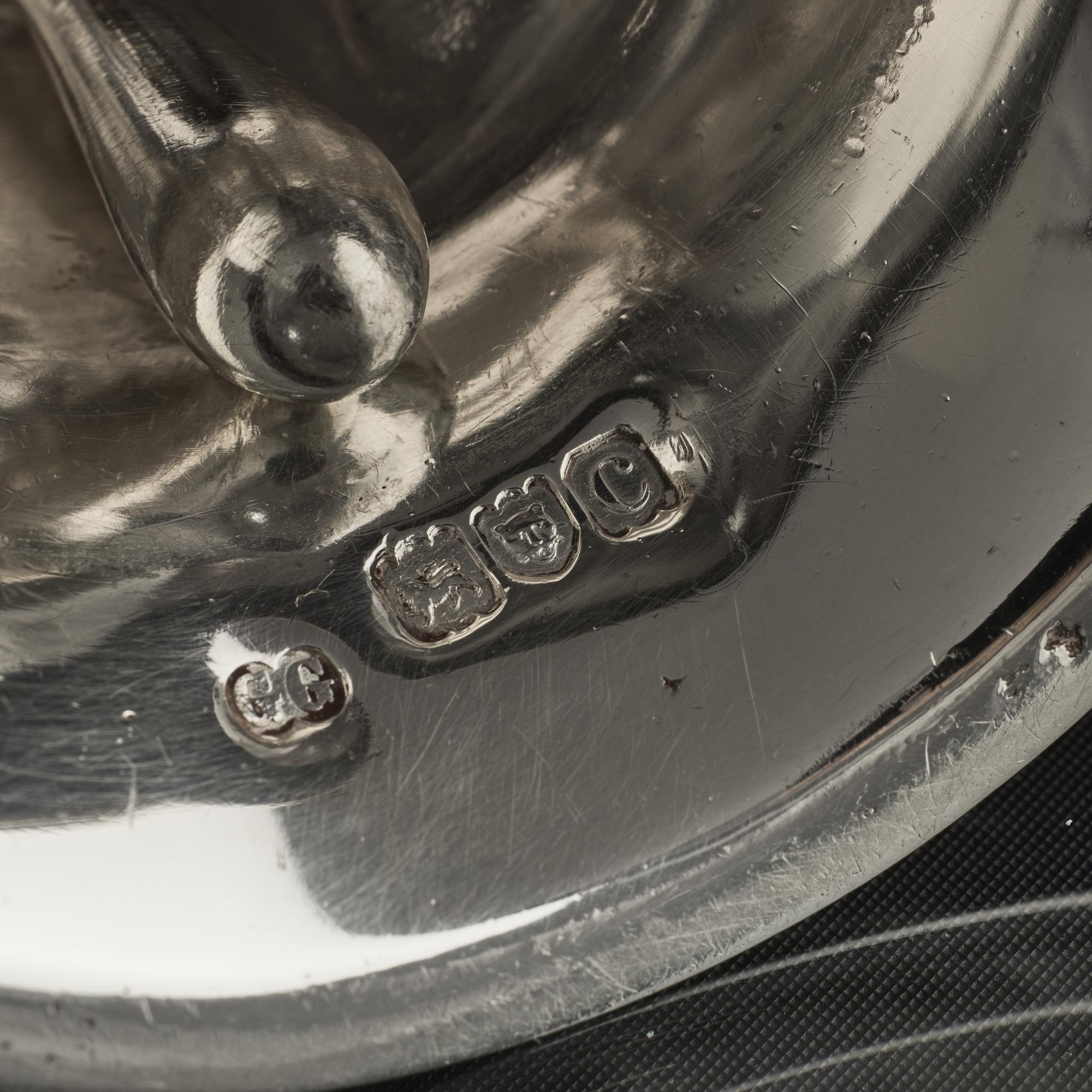 XIXe siècle Cloche de table en argent de la fin de l'époque victorienne en vente