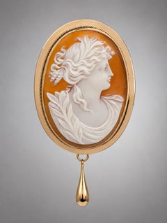 Large Victorian Classical Shell Cameo Pendant Brooch Depicting Ceres, circa 1890