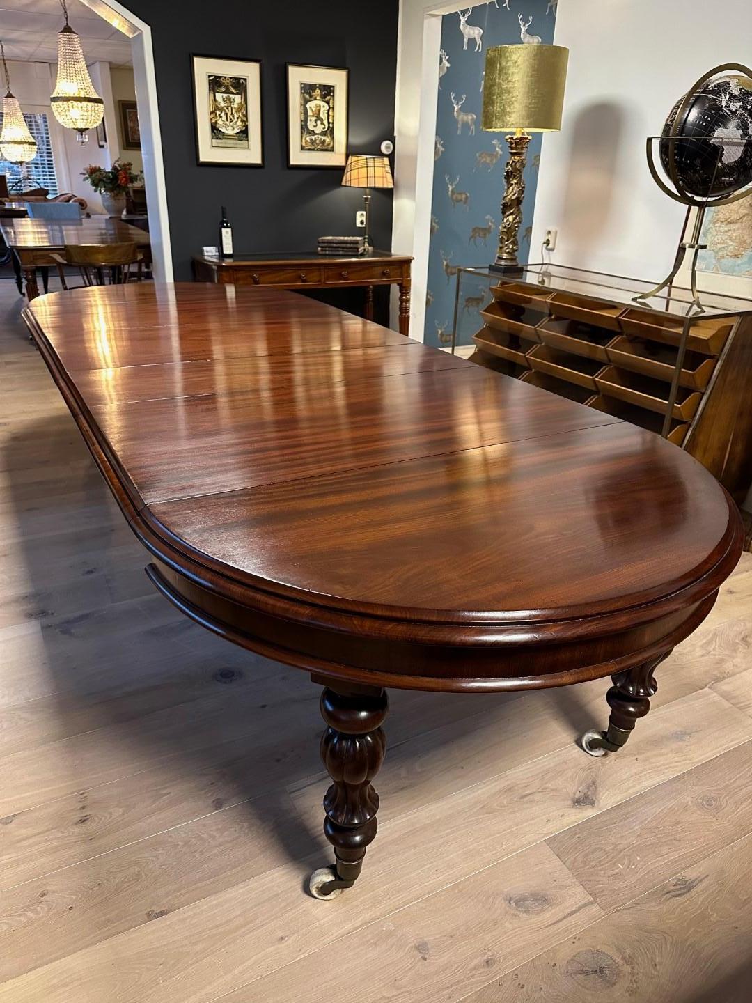 Large Victorian dining table 6