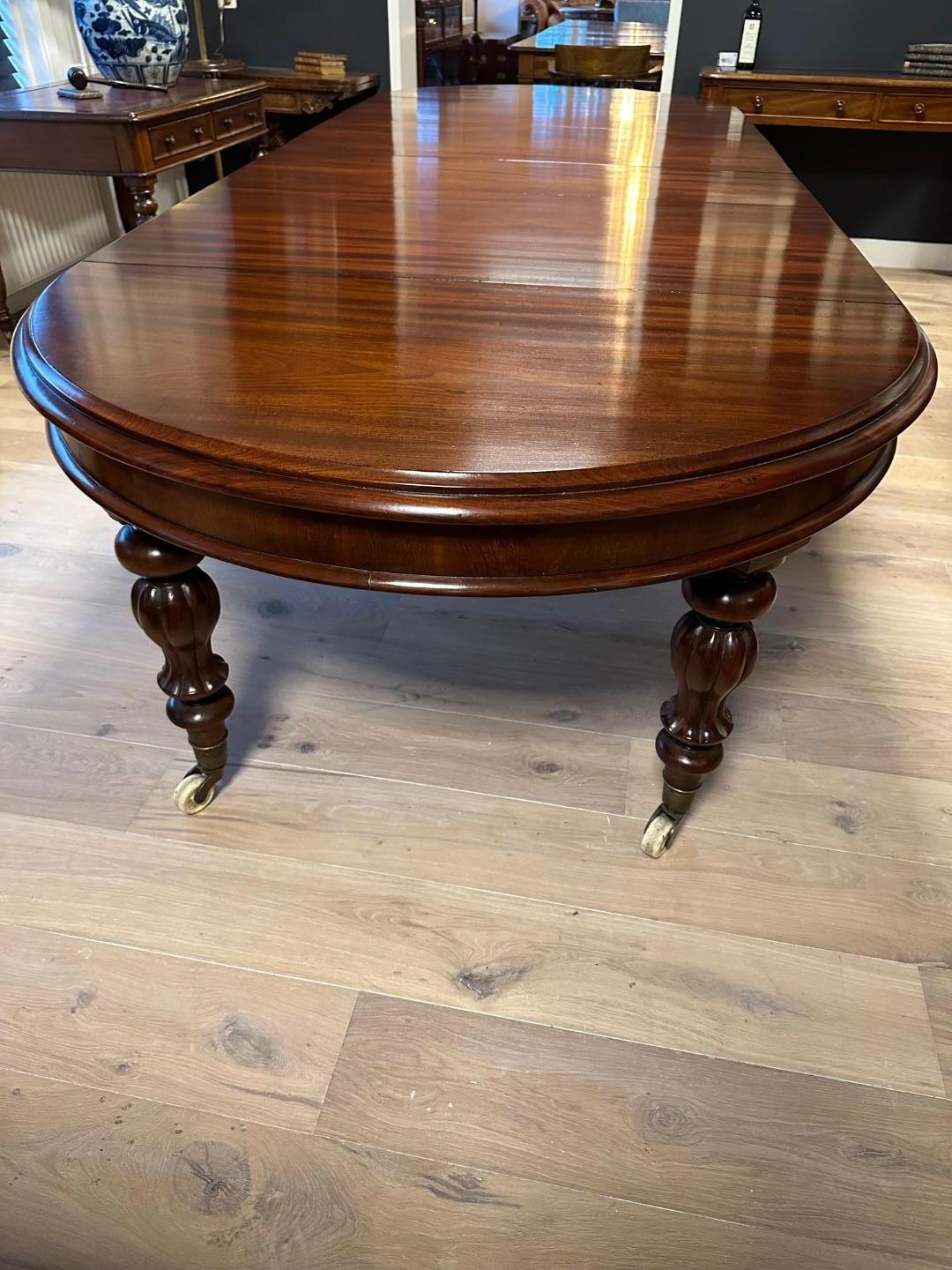 Large Victorian dining table 13