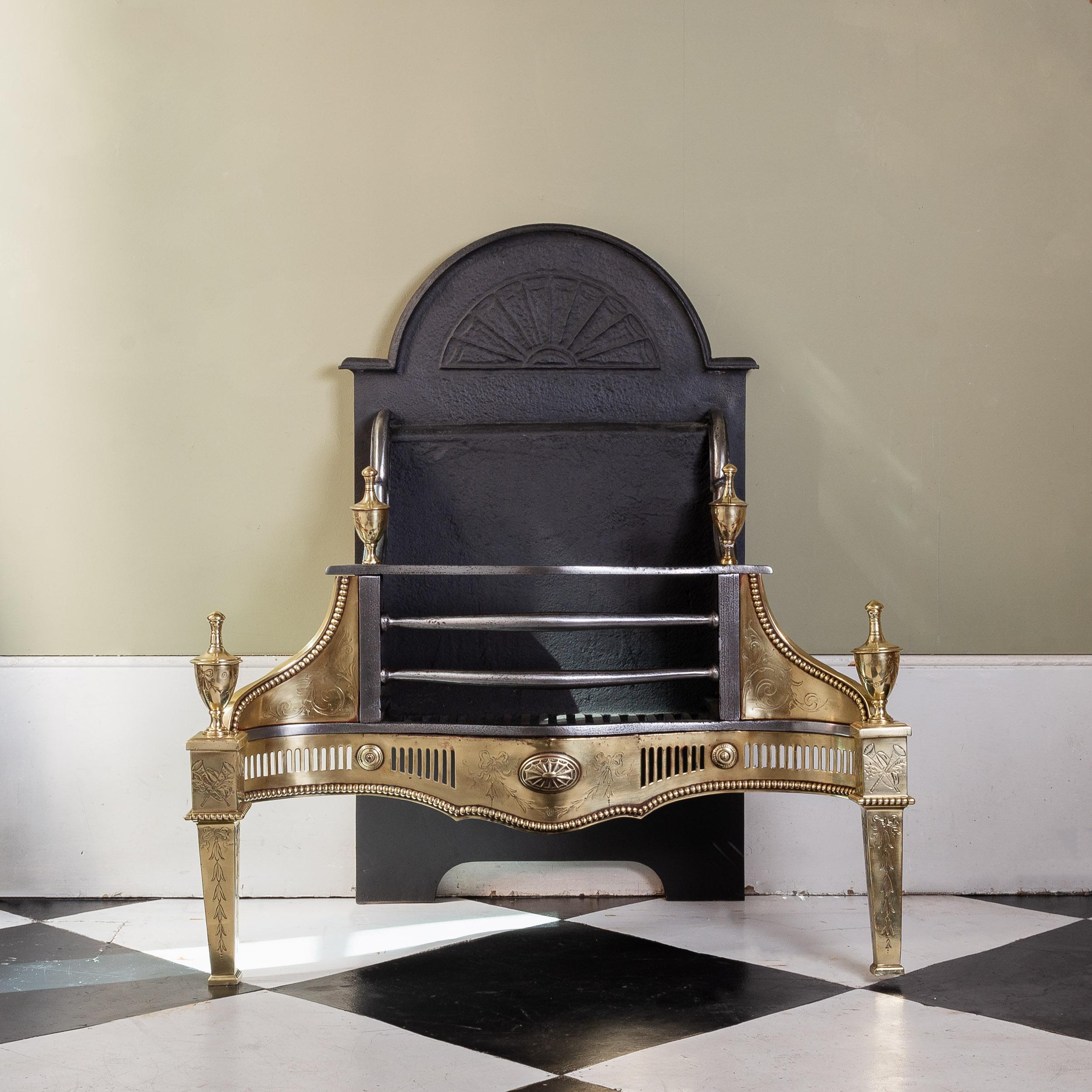 Grande grille de cheminée victorienne de style géorgien en vente 2