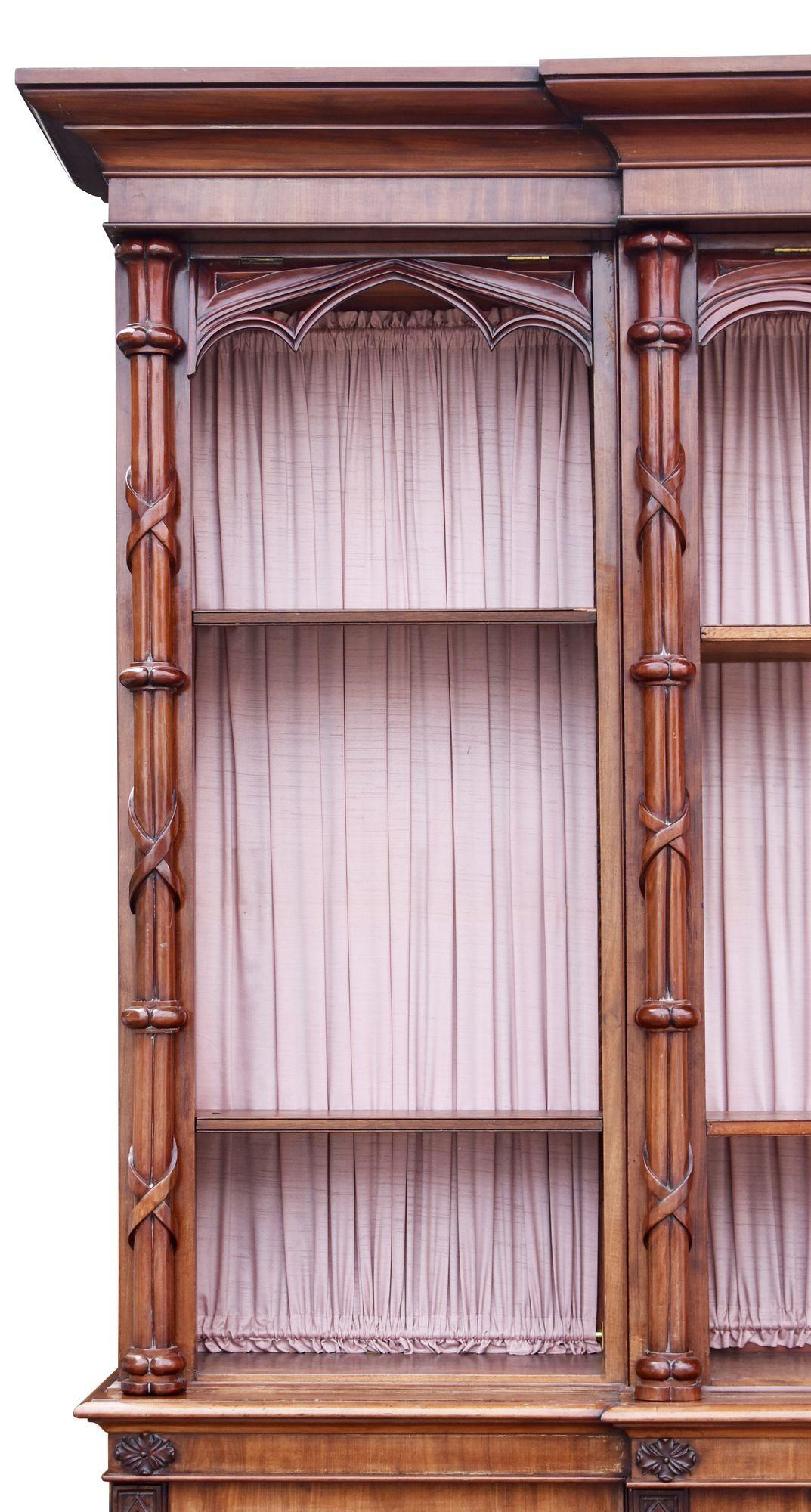 Large Victorian Gothic Revival Mahogany Breakfront Bookcase In Good Condition For Sale In Chelmsford, Essex