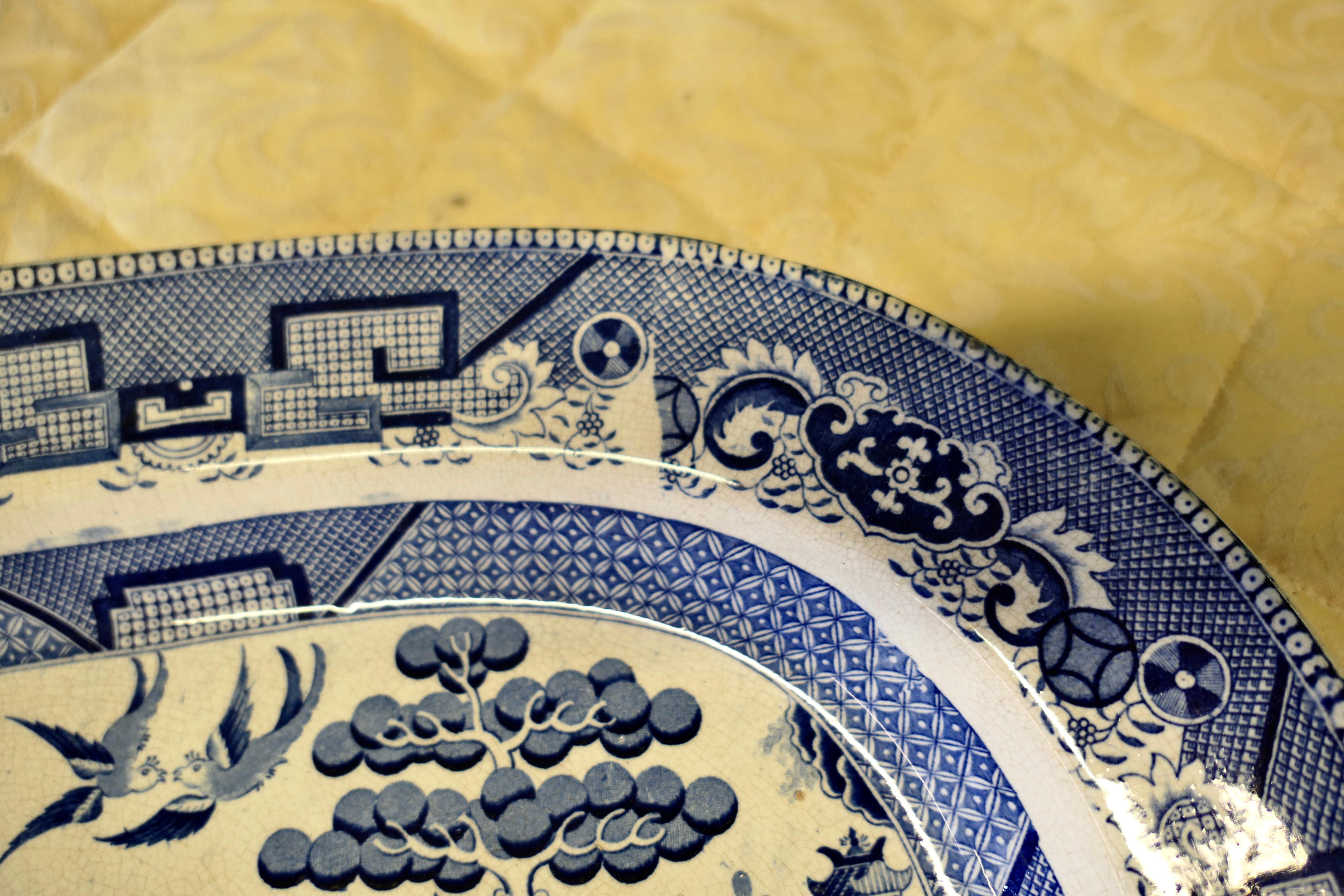 19th Century Large Victorian Ironstone Willow Pattern Meat Plate   A lovely piece For Sale