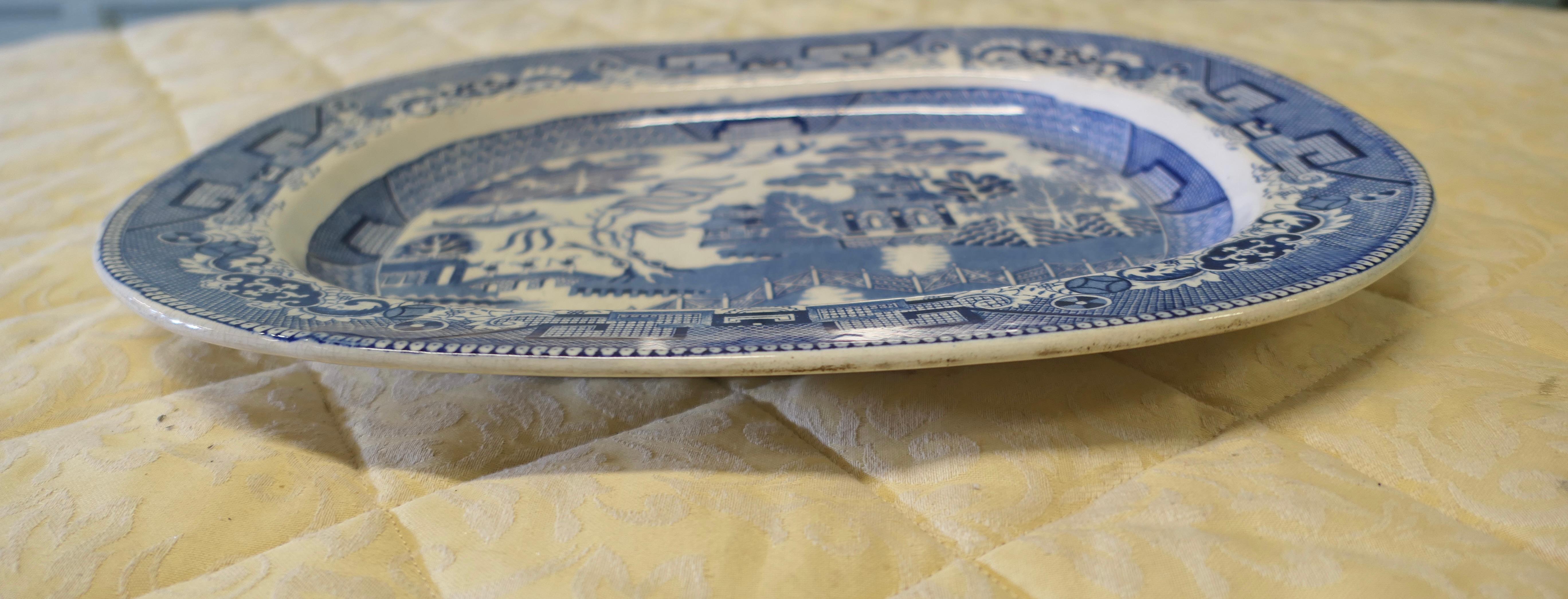 Large Victorian Ironstone Willow Pattern Meat Plate   A lovely piece For Sale 1