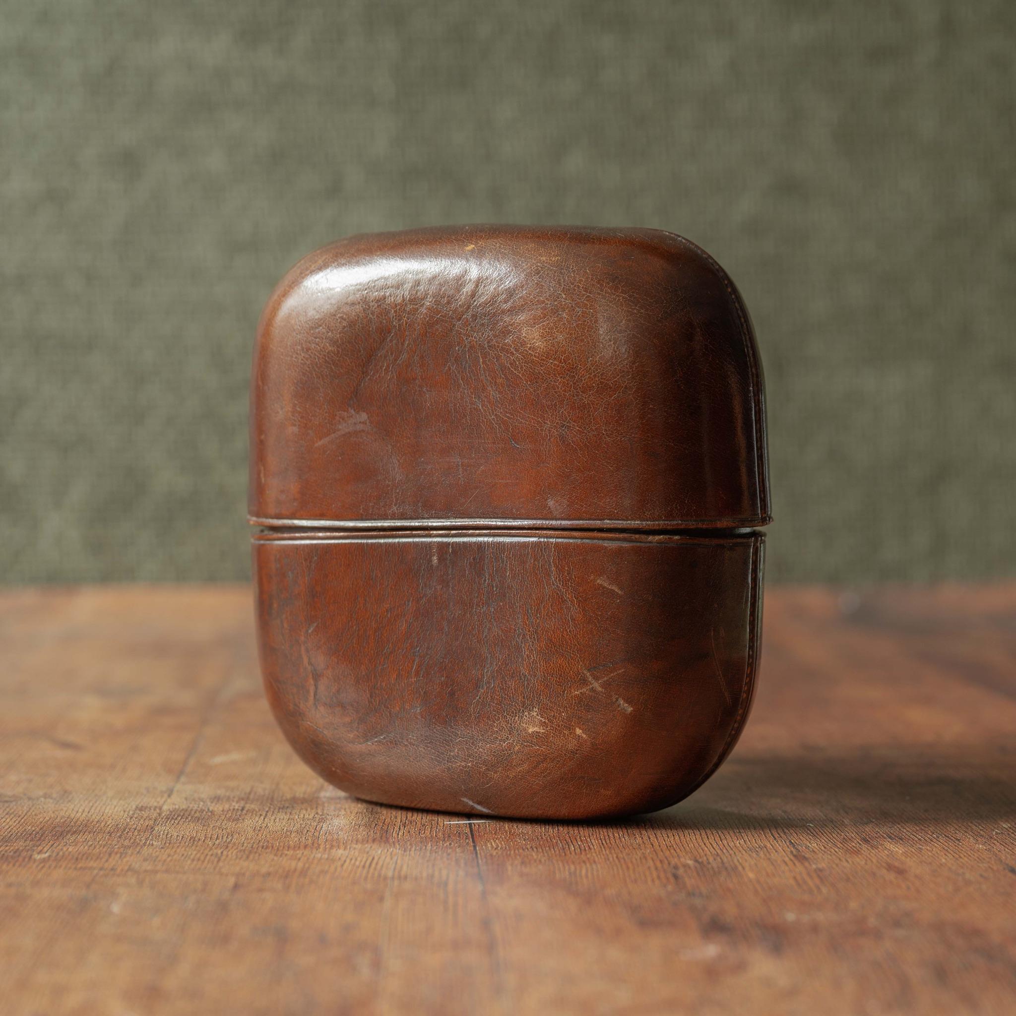 Vittoriano Grande custodia vittoriana per sigari in pelle, CIRCA 1850. in vendita