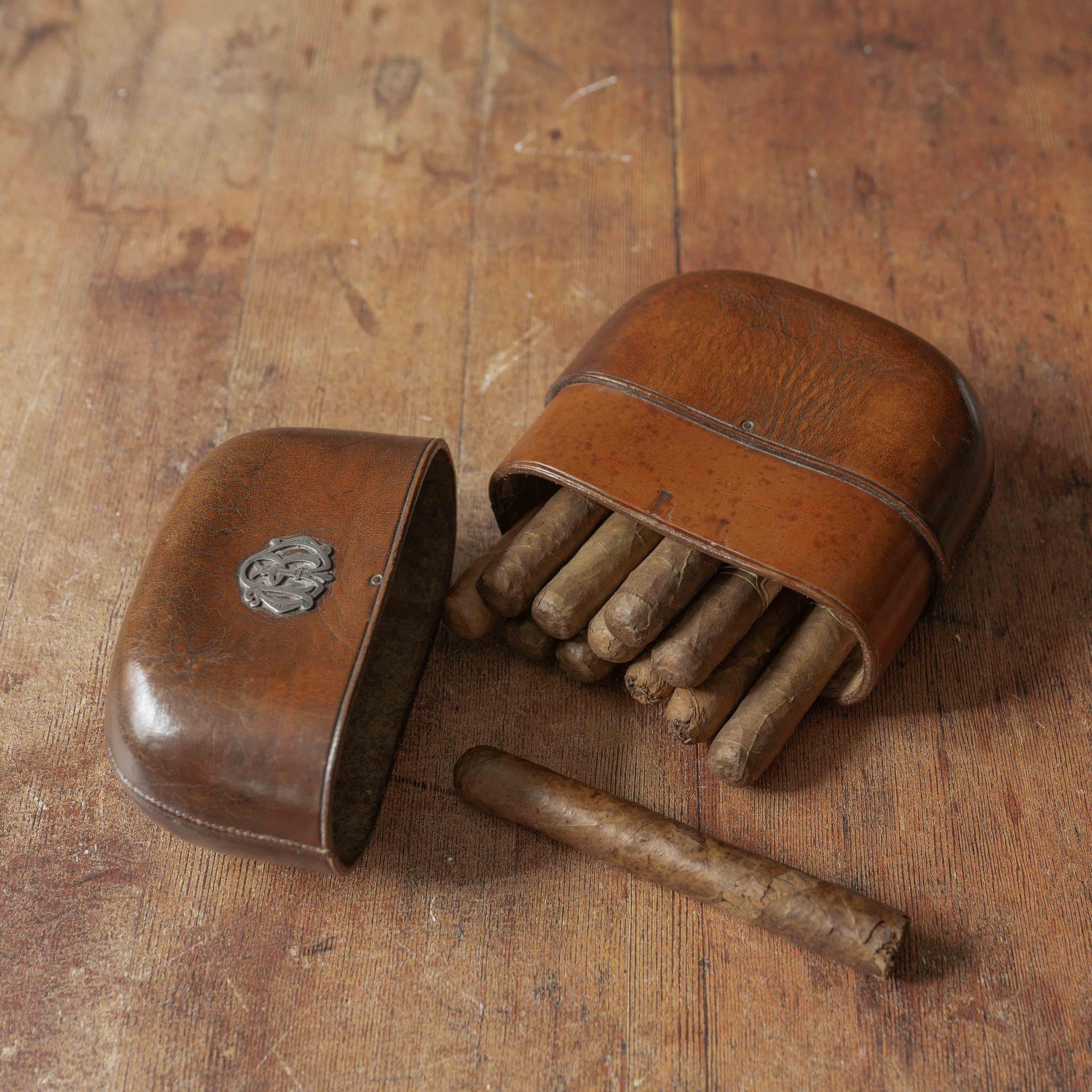 Metà XIX secolo Grande custodia vittoriana per sigari in pelle, CIRCA 1850. in vendita