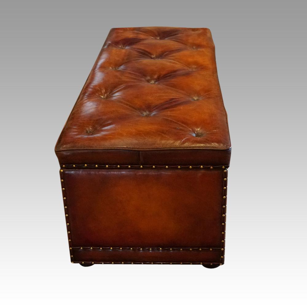 Large Victorian Leather Ottoman In Good Condition For Sale In Salisbury, Wiltshire