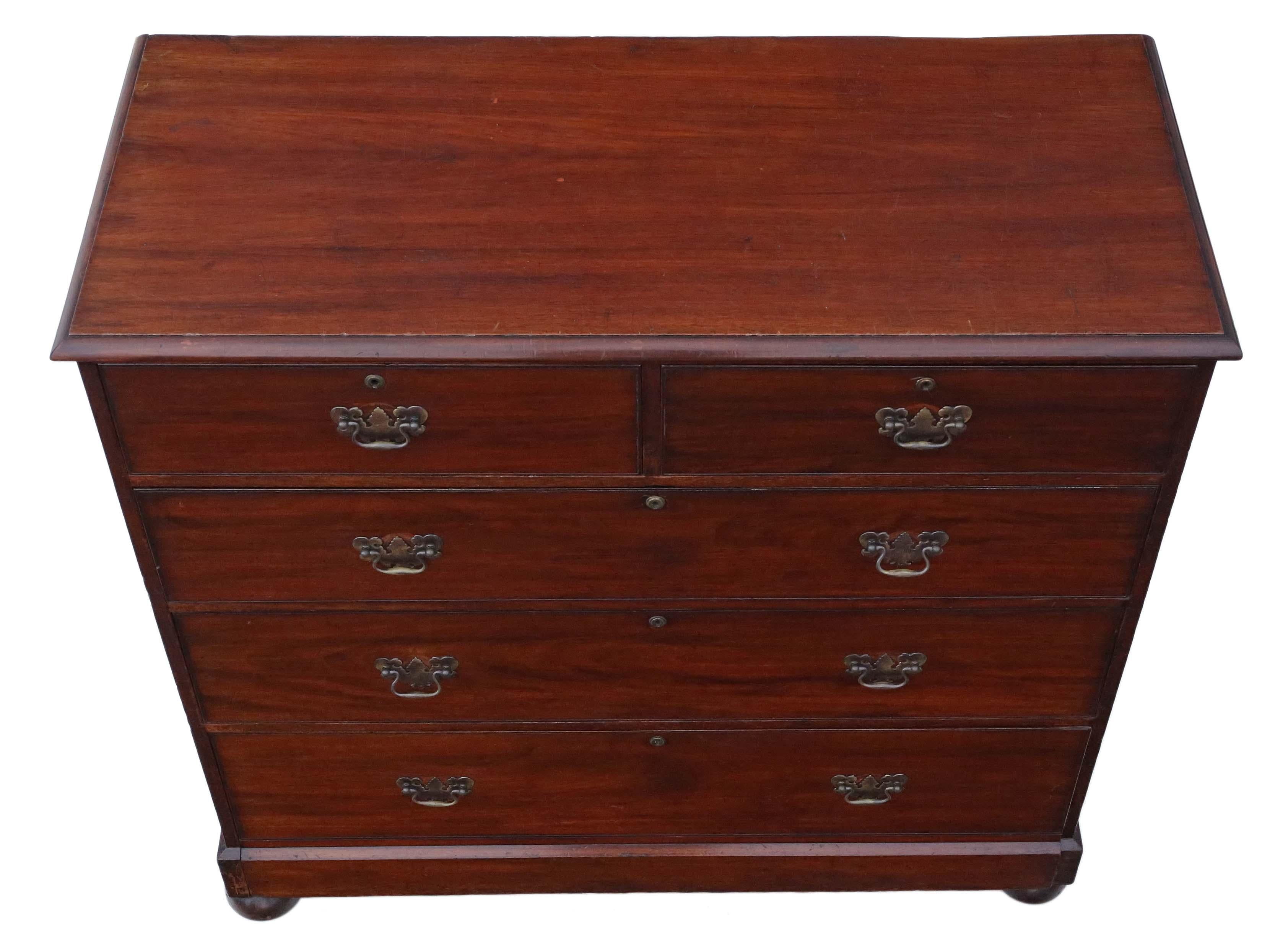 Antique large quality Victorian 19th century mahogany chest of drawers.
A heavy quality chest, with no loose joints and the ash lined drawers slide freely.

No woodworm.

Full of age charm and character....would look great in the right