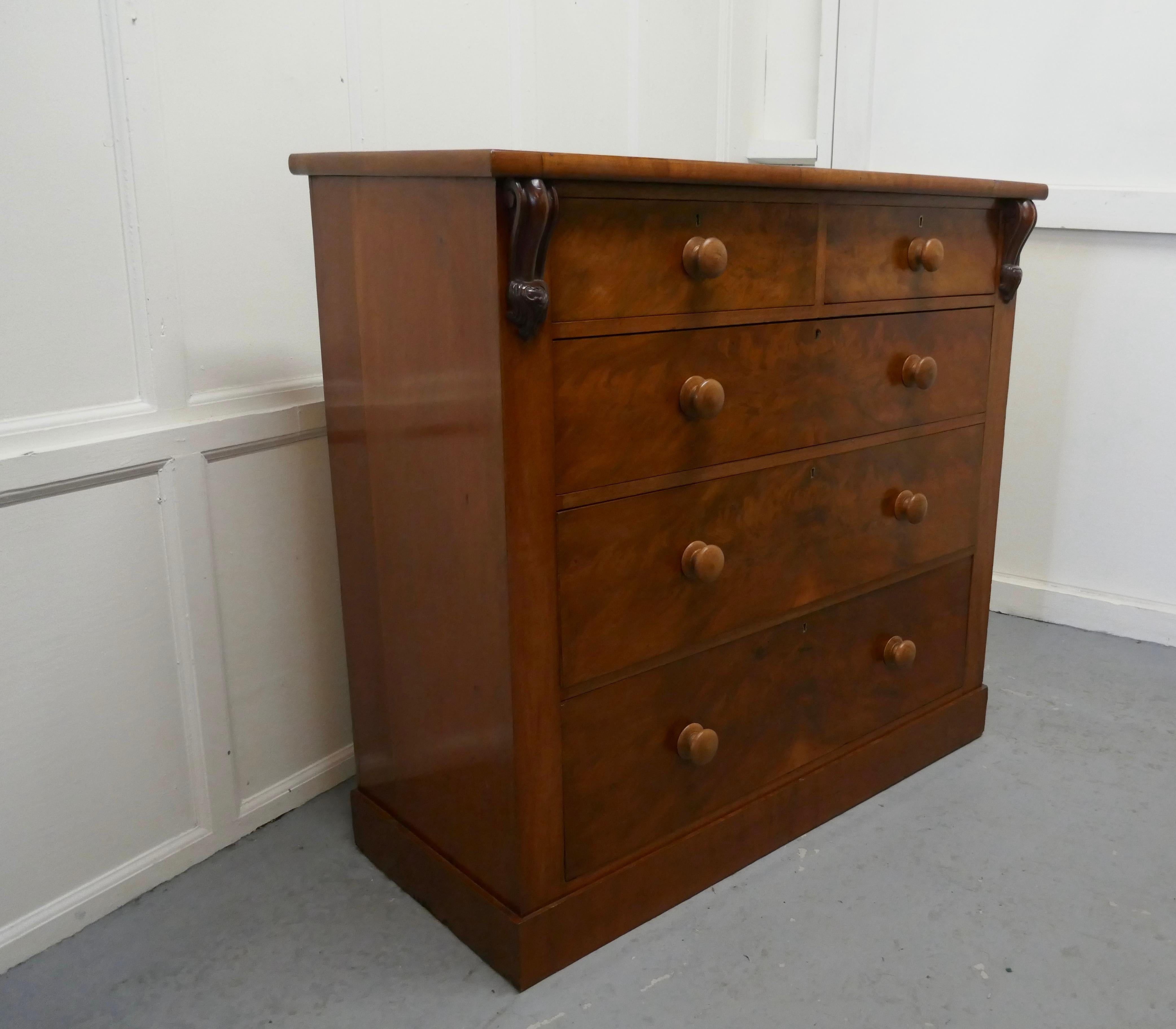 Large Victorian Mahogany Chest of Drawers  In Good Condition In Chillerton, Isle of Wight
