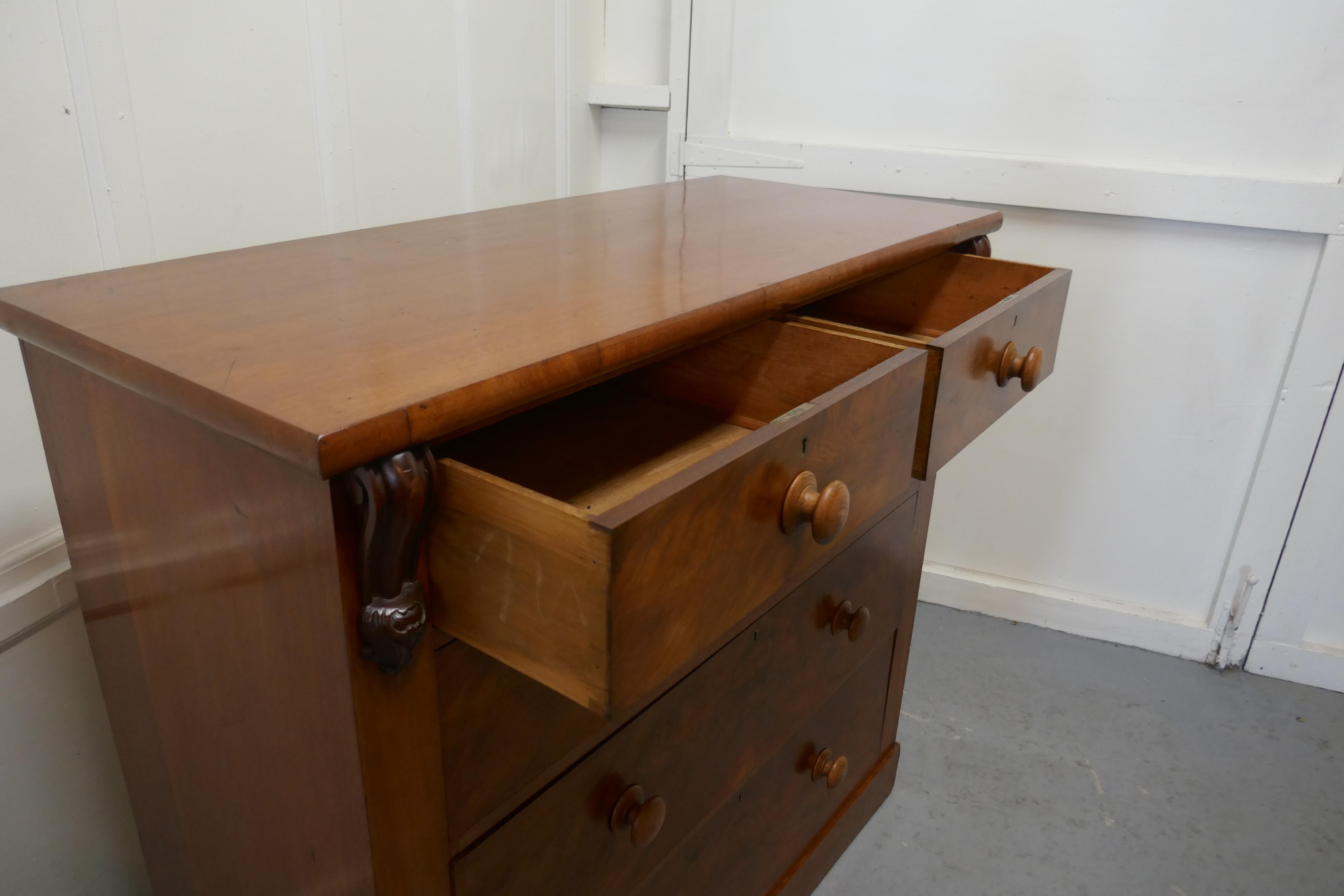 Large Victorian Mahogany Chest of Drawers  1