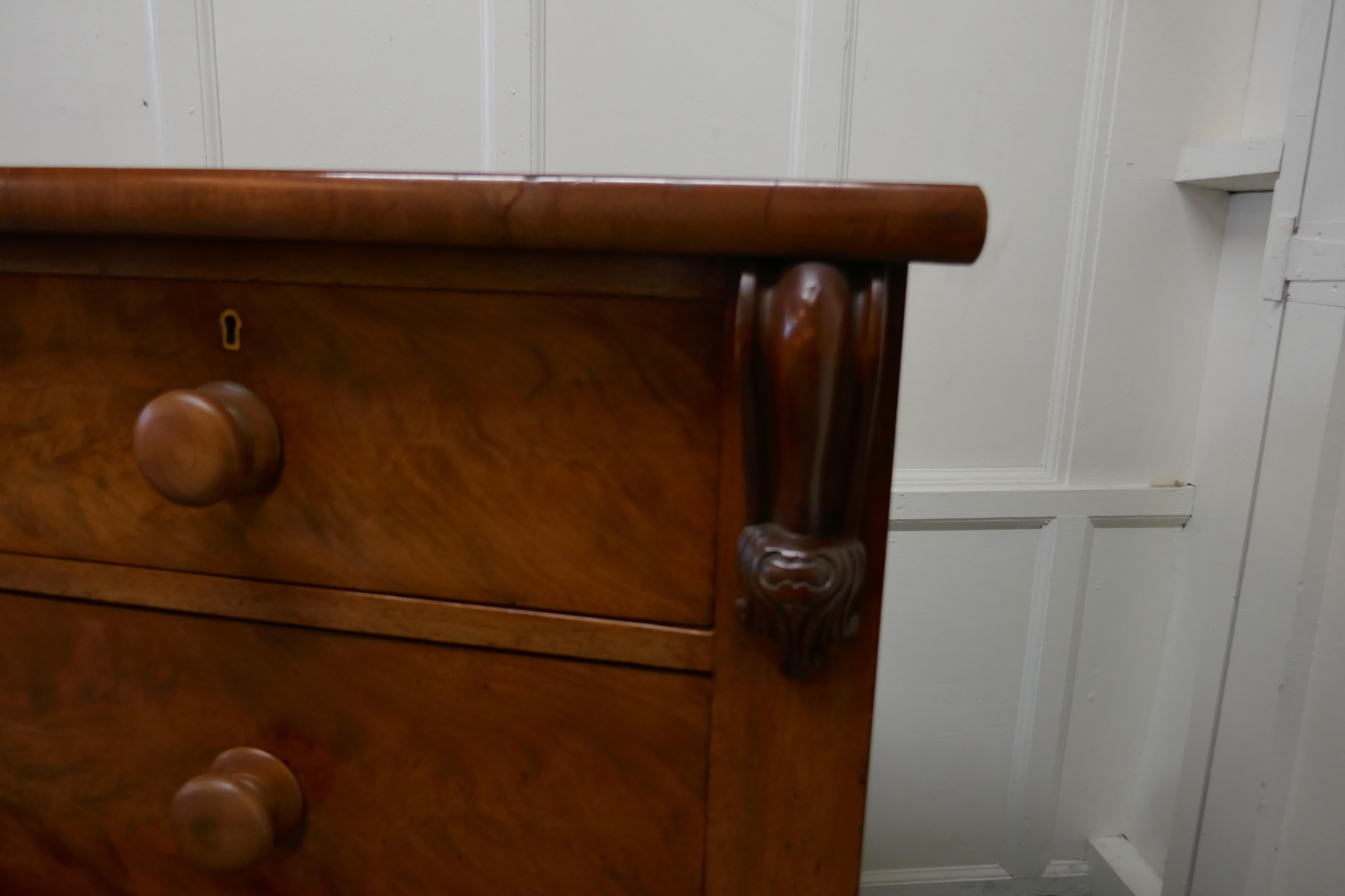 Large Victorian Mahogany Chest of Drawers  3