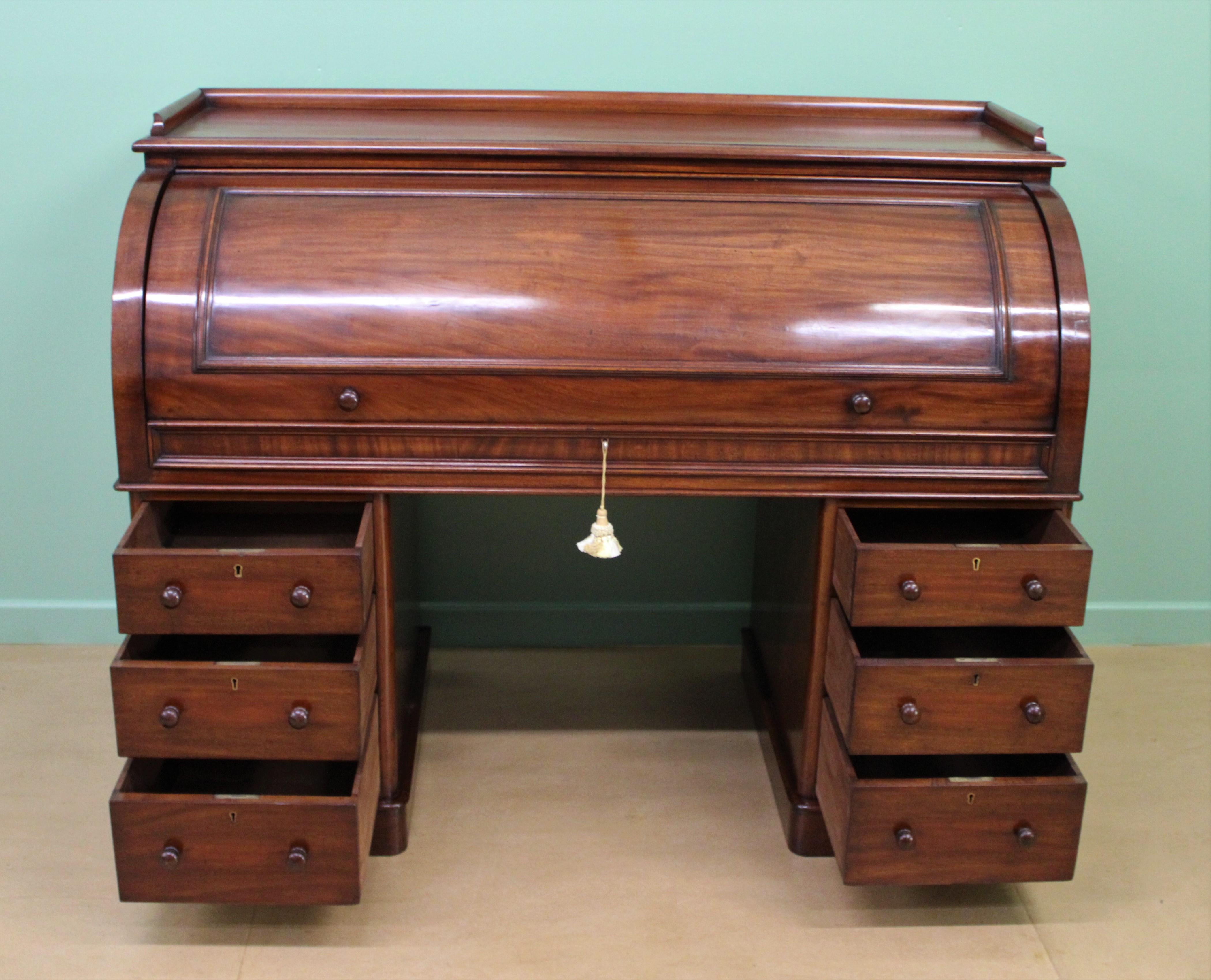 Large Victorian Mahogany Cylinder Desk For Sale 2