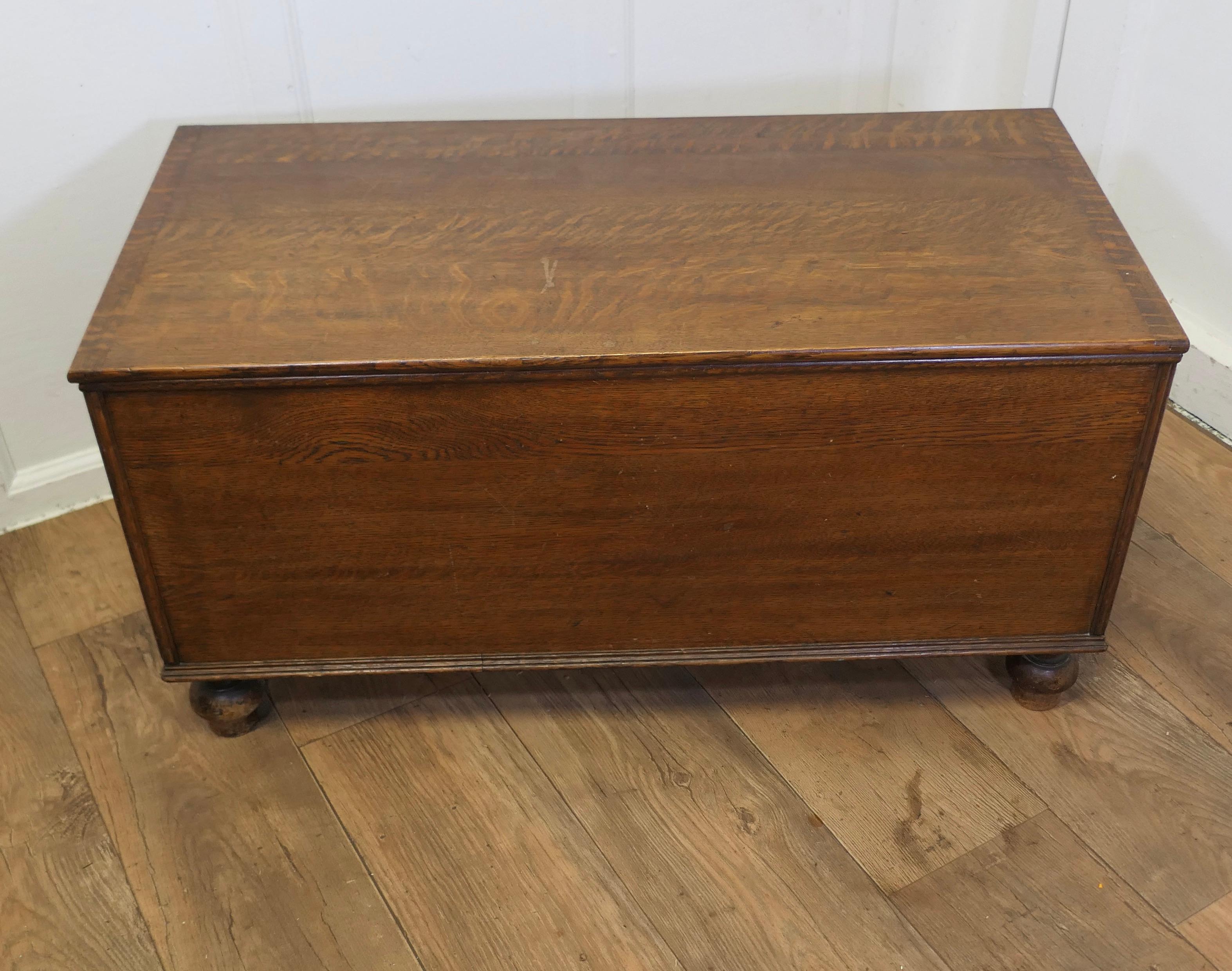 Large Victorian Oak Blanket Box, on feet  Large Victorian Oak Blanket Box, Toy C In Good Condition In Chillerton, Isle of Wight