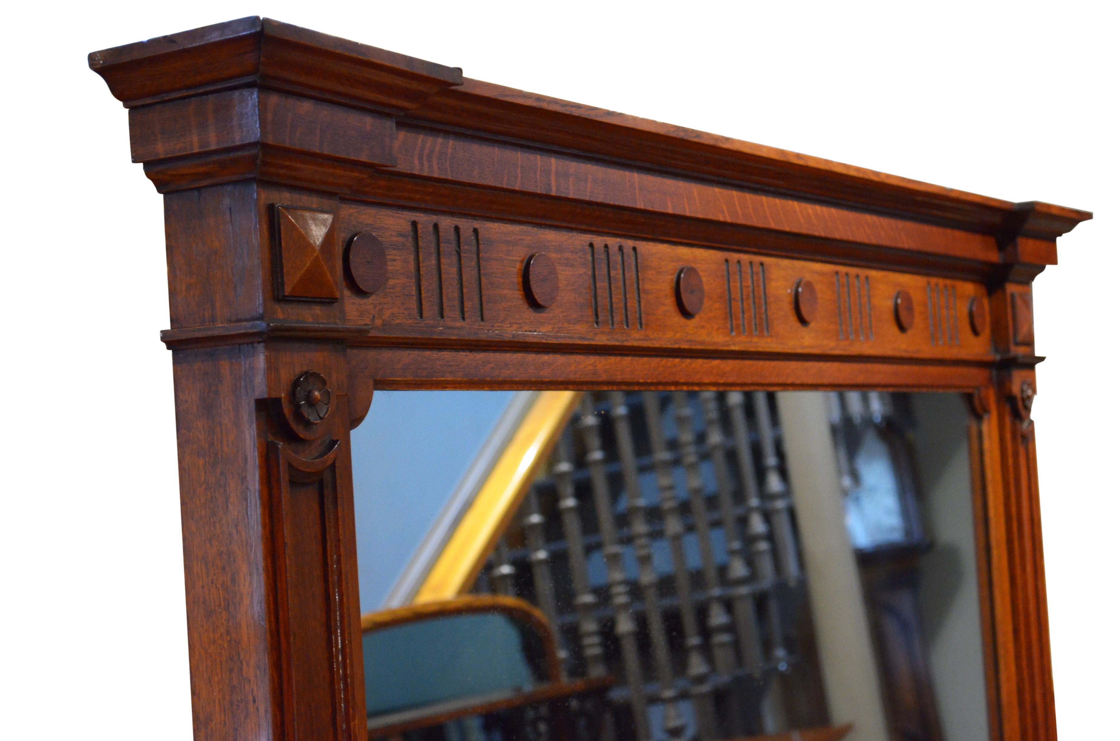Specchio Grande specchio da parete vittoriano in Oak in vendita