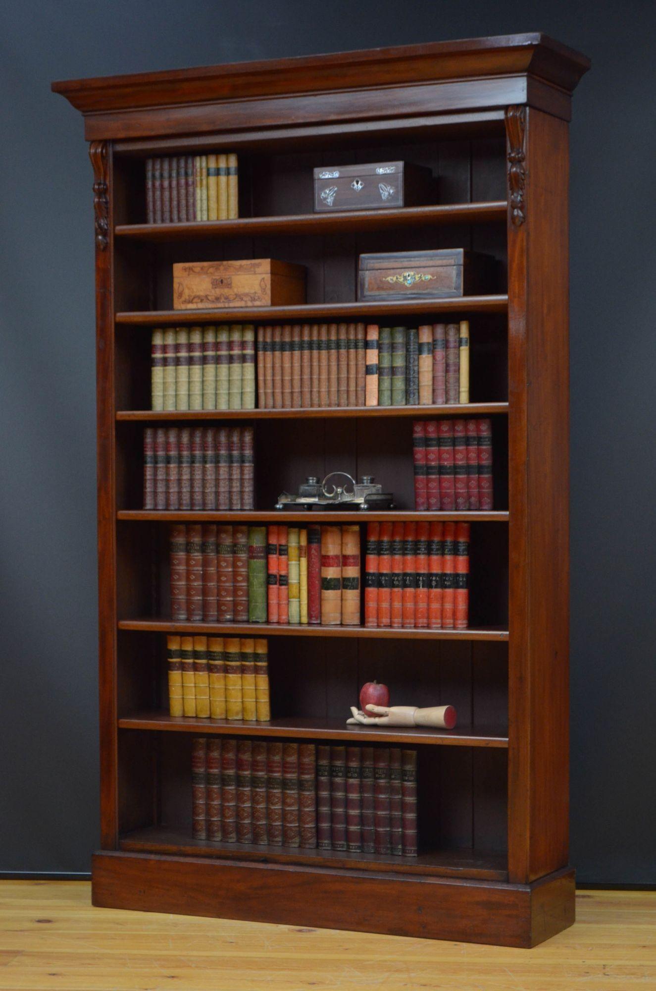 Large Victorian Open Bookcase in Mahogany In Good Condition In Whaley Bridge, GB