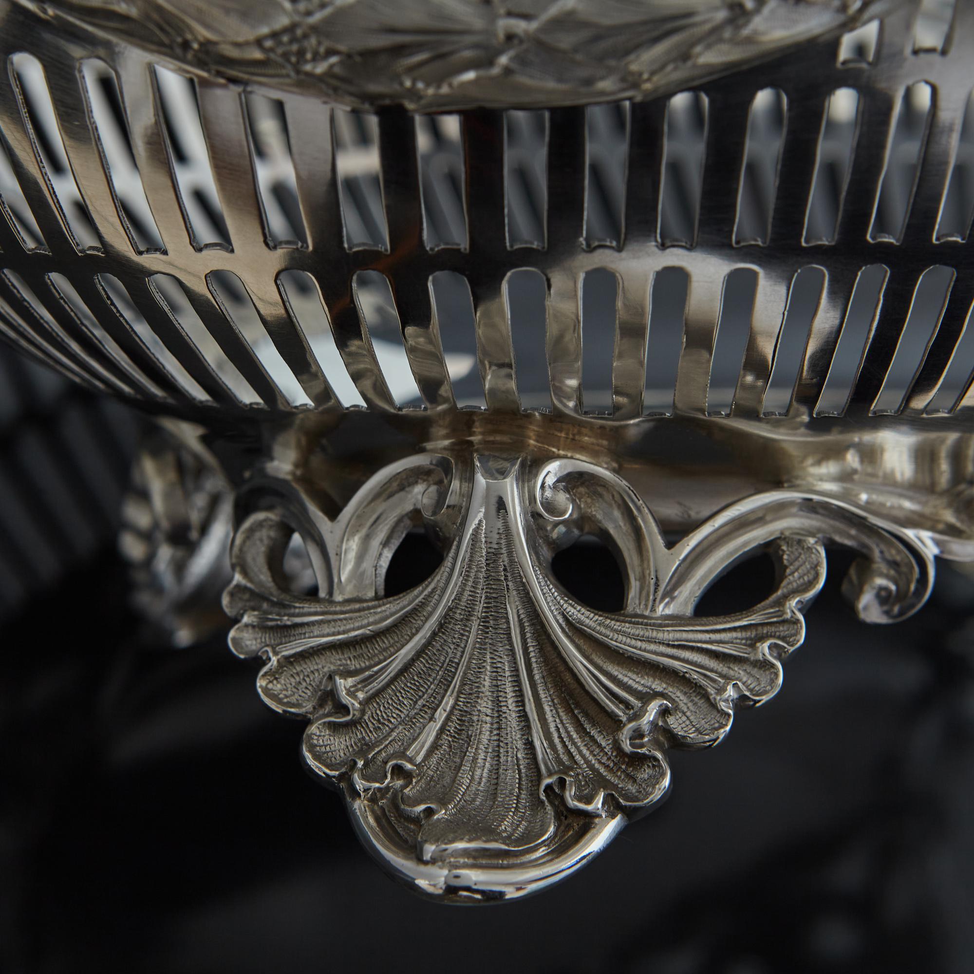 Victorian pierced silver basket For Sale 2