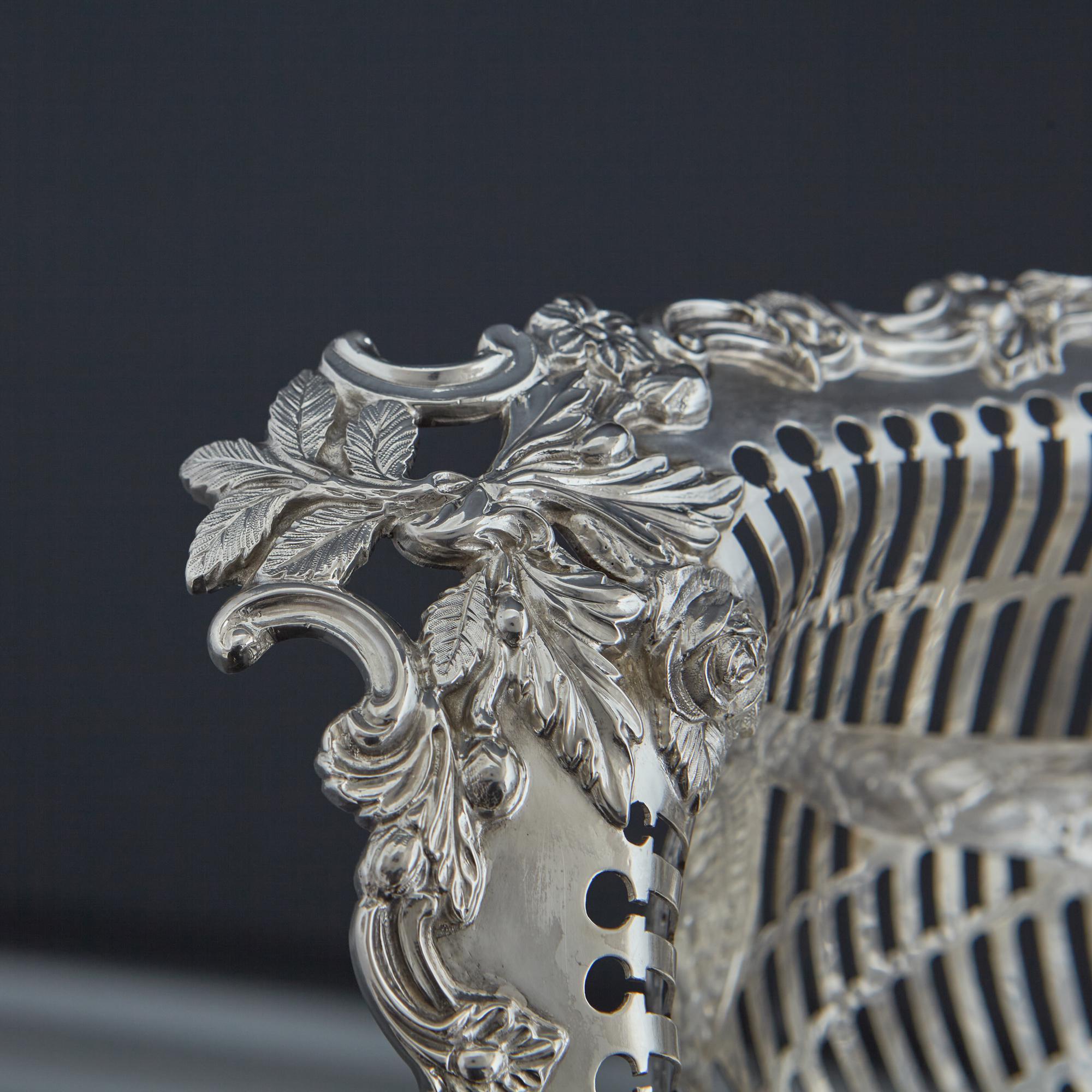 Victorian pierced silver basket For Sale 1