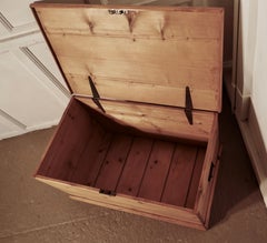 Large Victorian Pine Blanket Box, Coffee Table or Shoe Tidy