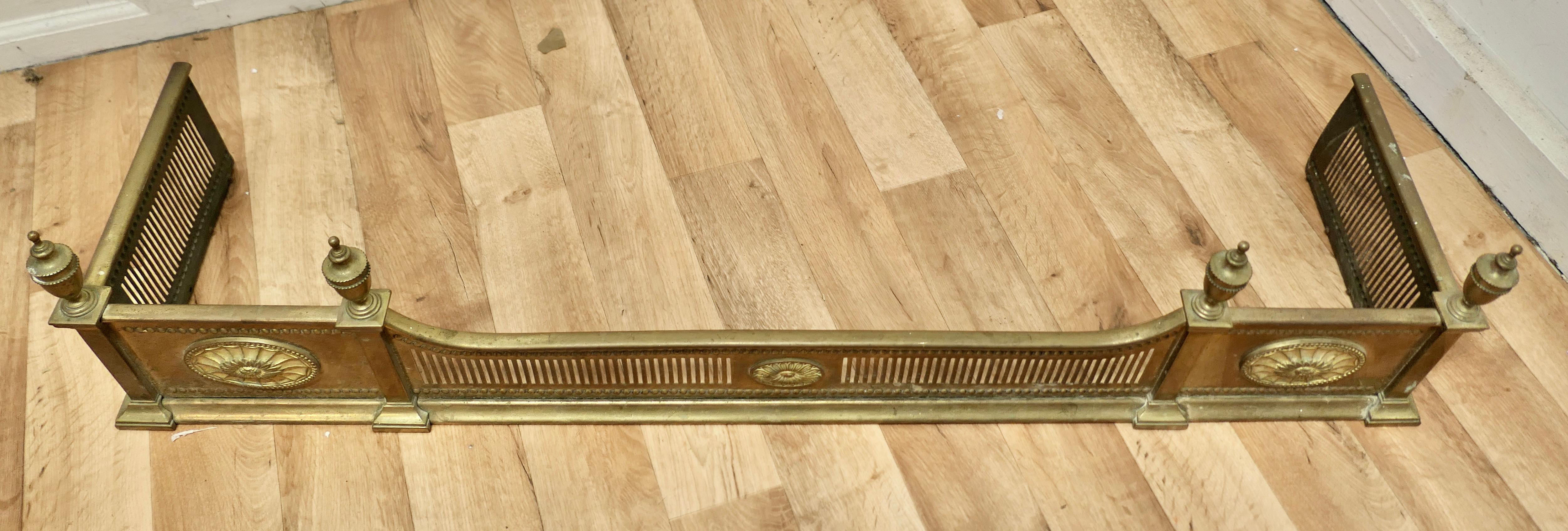 Large Victorian Regency Style Pierced Brass Fender  In Good Condition For Sale In Chillerton, Isle of Wight