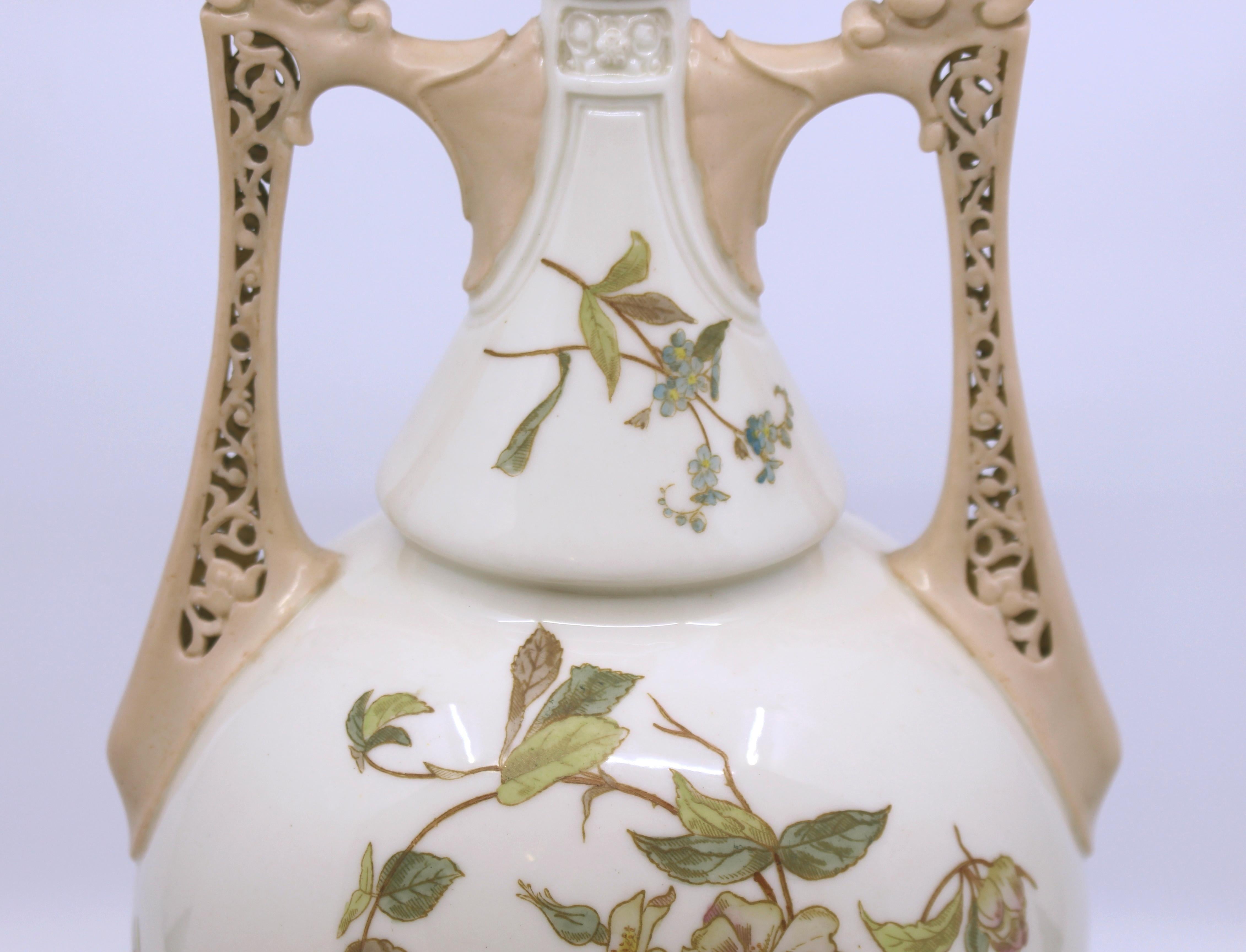 Large Victorian Royal Worcester Two Handled Vase, 1071 For Sale 2