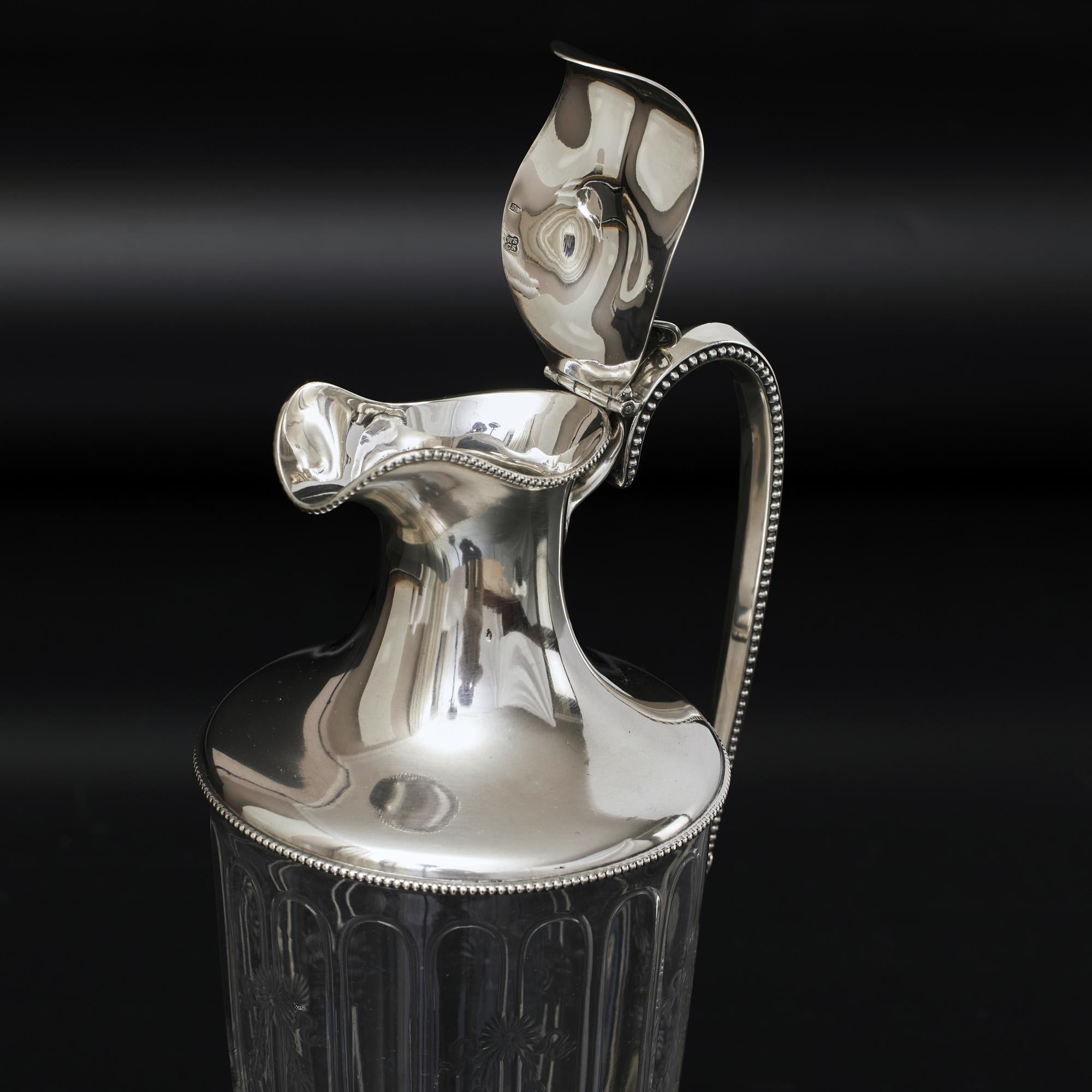 Argent sterling Pichet à vin en verre taillé et argent de style classique en vente