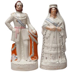 Große viktorianische Staffordshire-Figuren von Königin Victoria und Prinz Albert