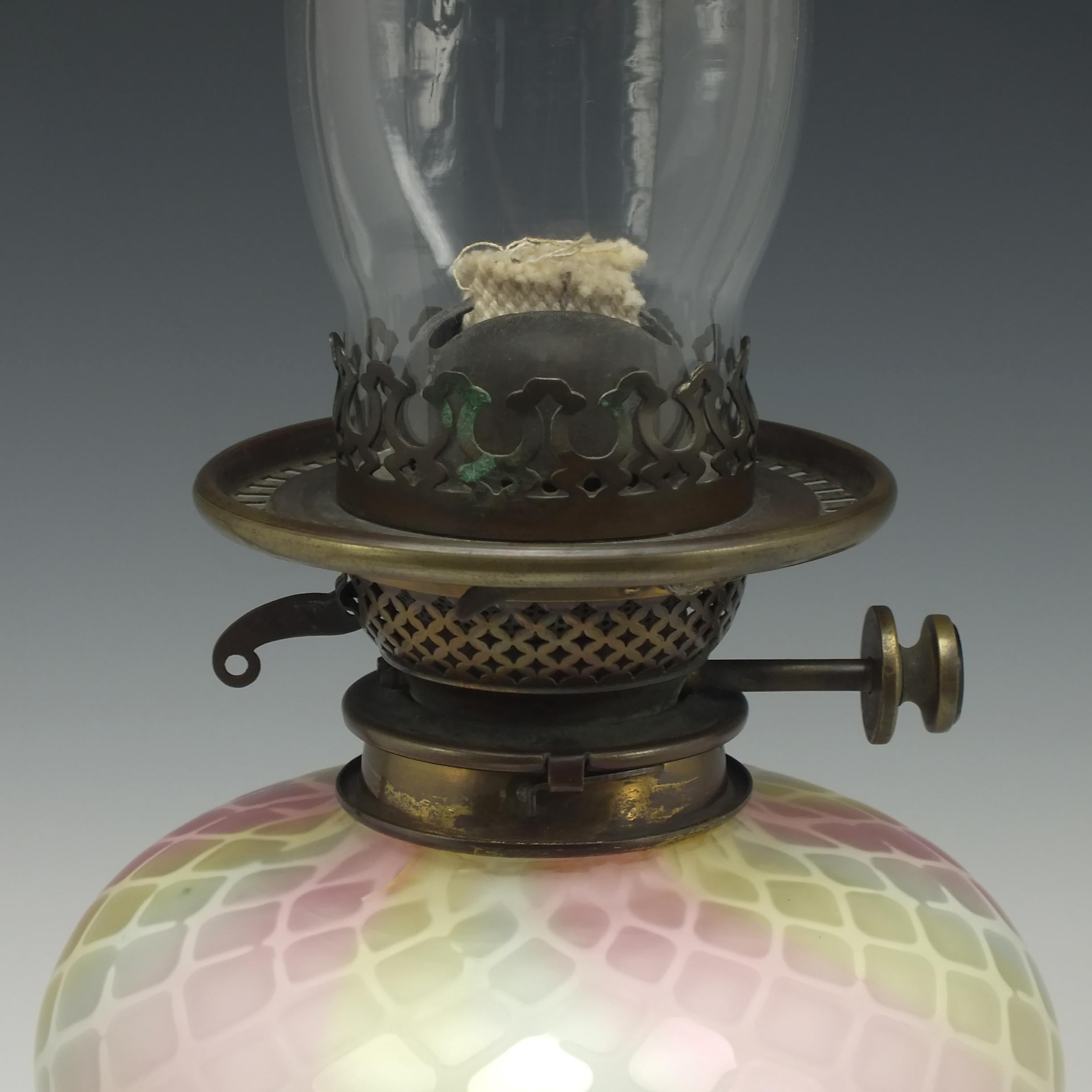 Large Victorian Stevens & Williams Duplex Oil Lamp, circa 1880 In Good Condition In Whitburn, GB