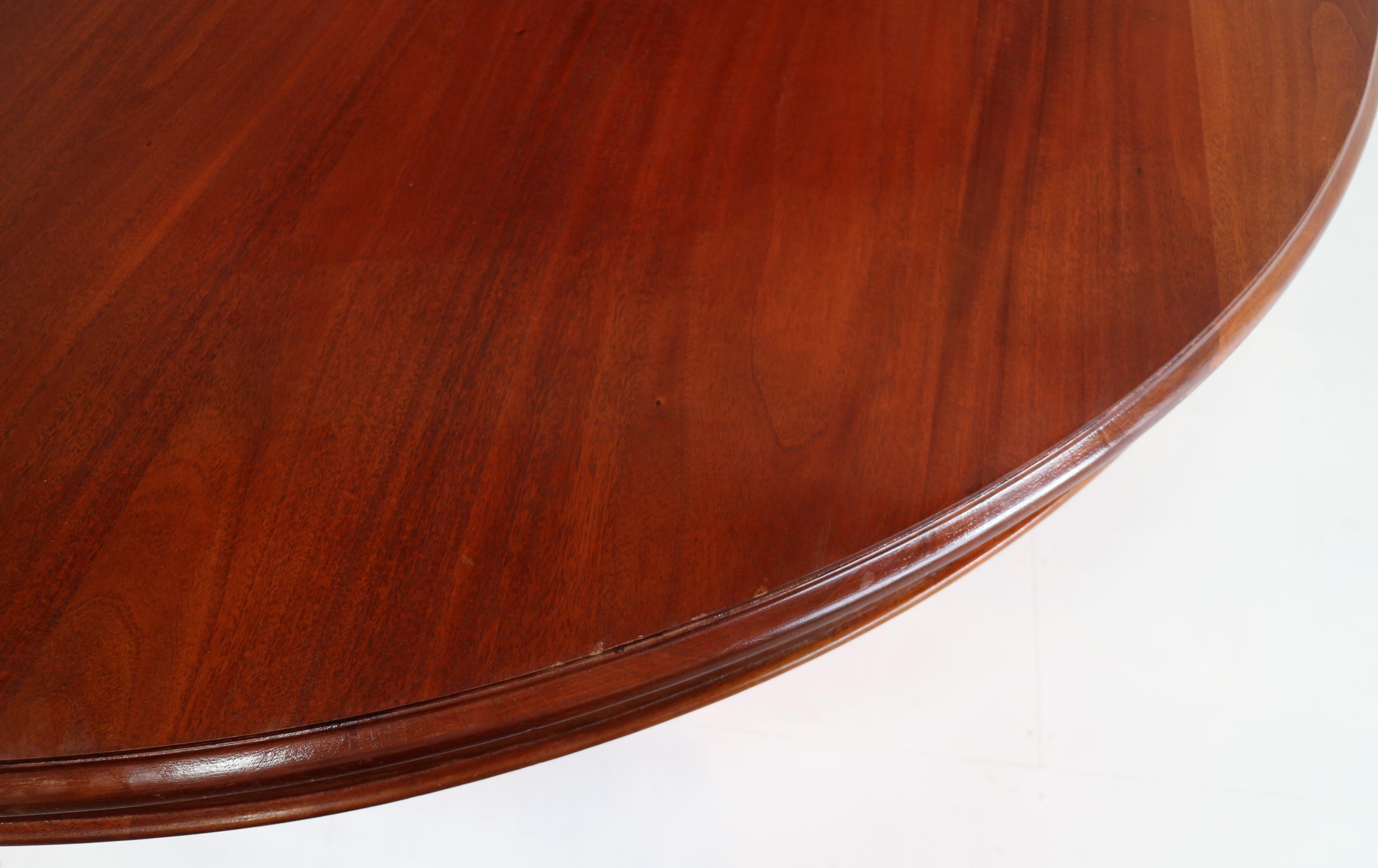 Large Victorian Style Mahogany Circular Centre Table - 6ft7 / 2m diameter For Sale 11