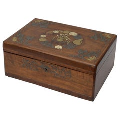 Large Victorian Walnut and Inlaid Decorative Box with a Tray