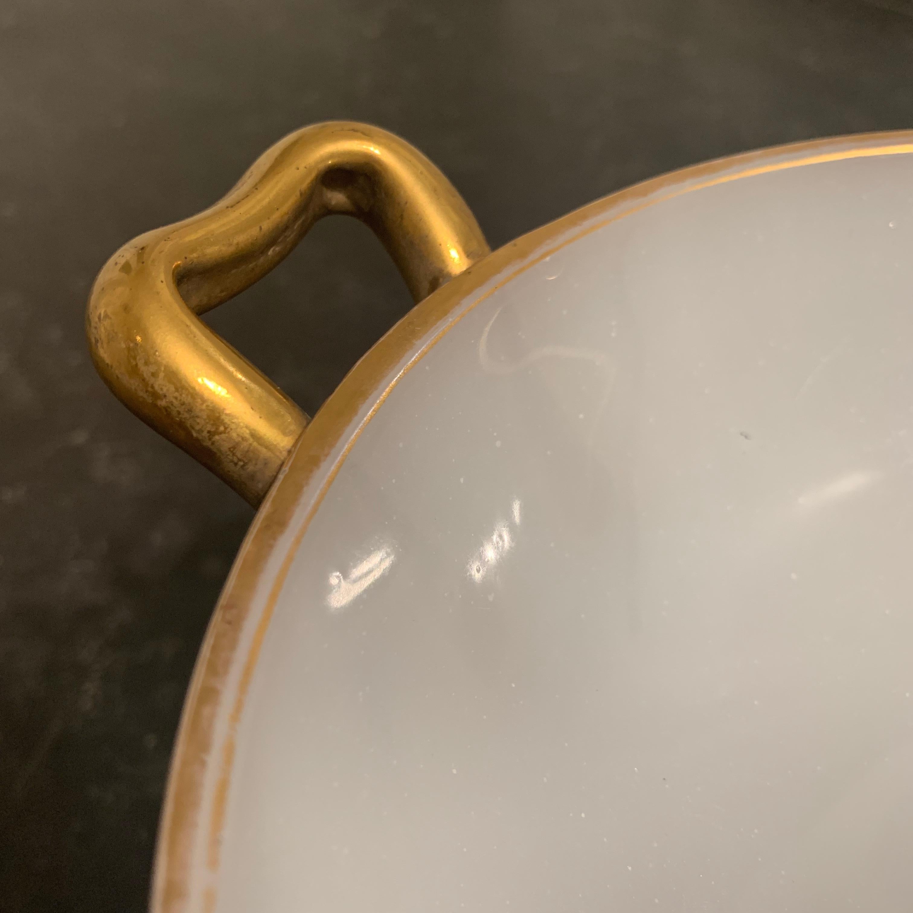 Großes viktorianisches Tablett aus weißem Opalglas mit vergoldeter Dekoration im Angebot 11