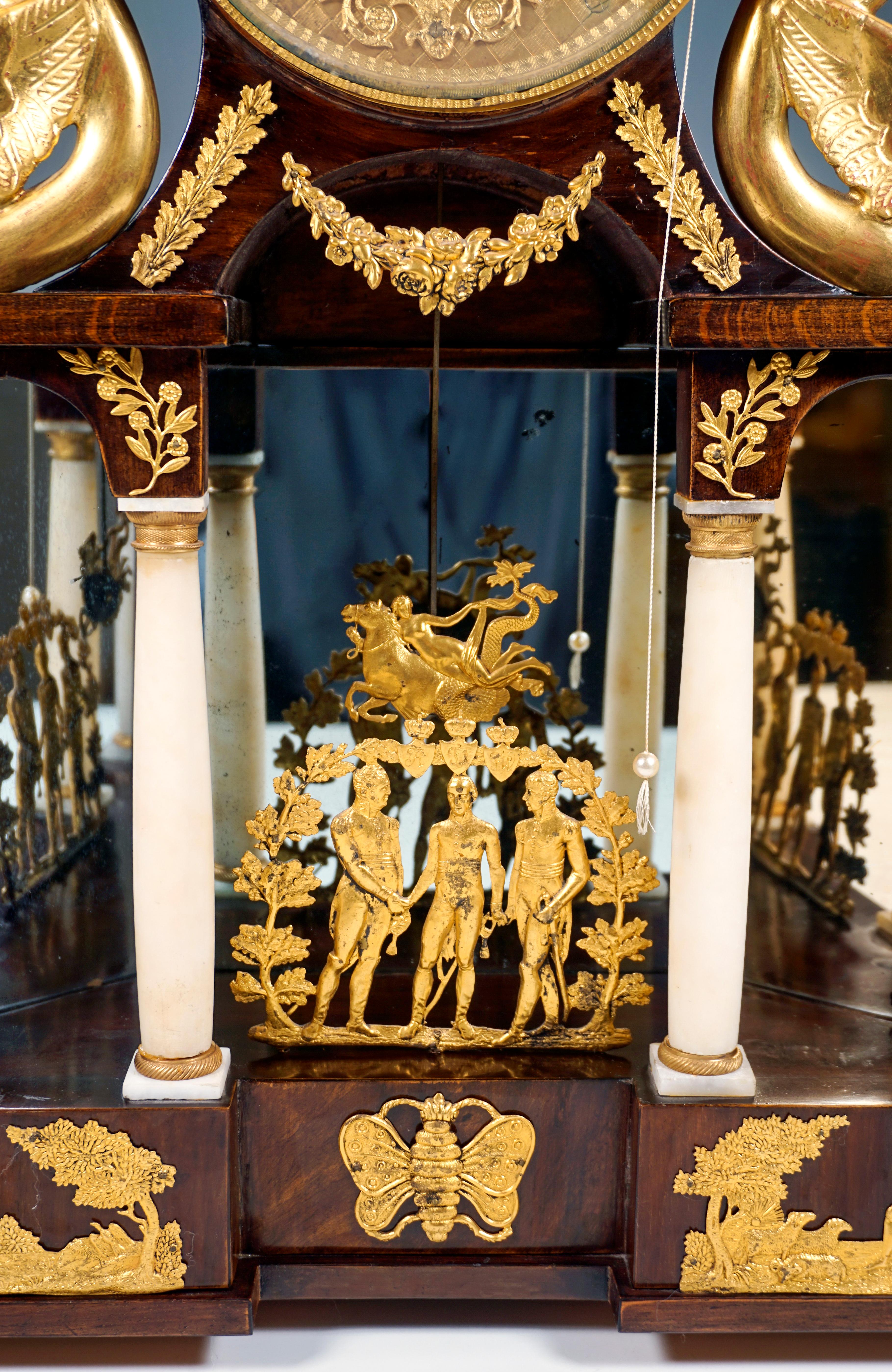 Laiton Grande horloge à colonne de l'Empire viennois avec automatique Jacquart, vers 1820 en vente