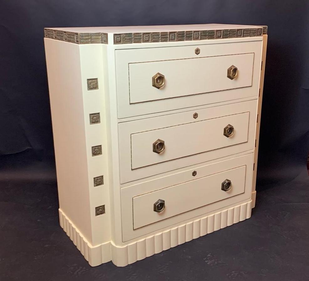 Large Viennese Art Nouveau Chest Of Drawers - Circa 1900 - Lacquered Wood For Sale 3