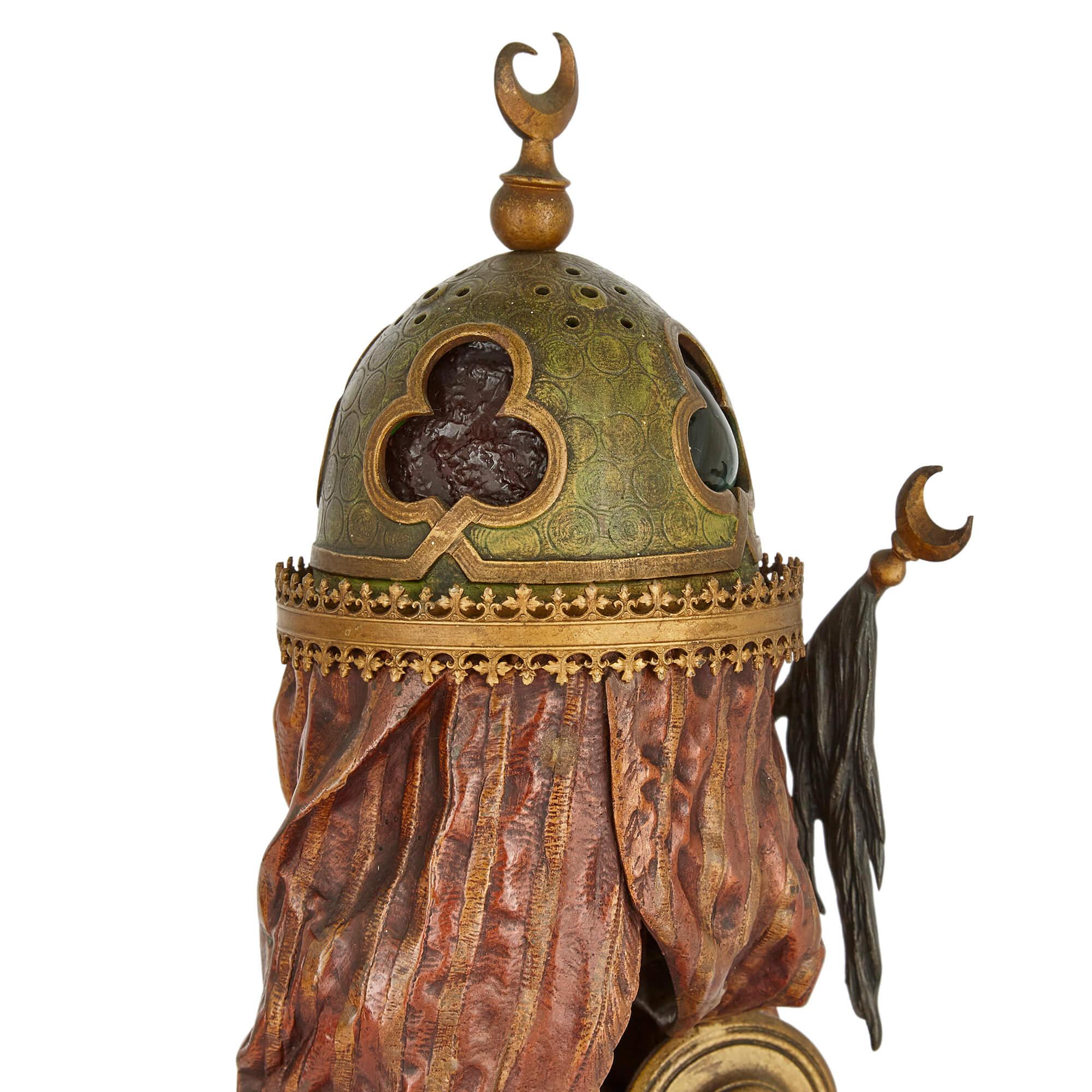 Große Wiener Lampe aus kalt bemalter Bronze eines Mandolin-Spielers von Bergman (Gegossen) im Angebot
