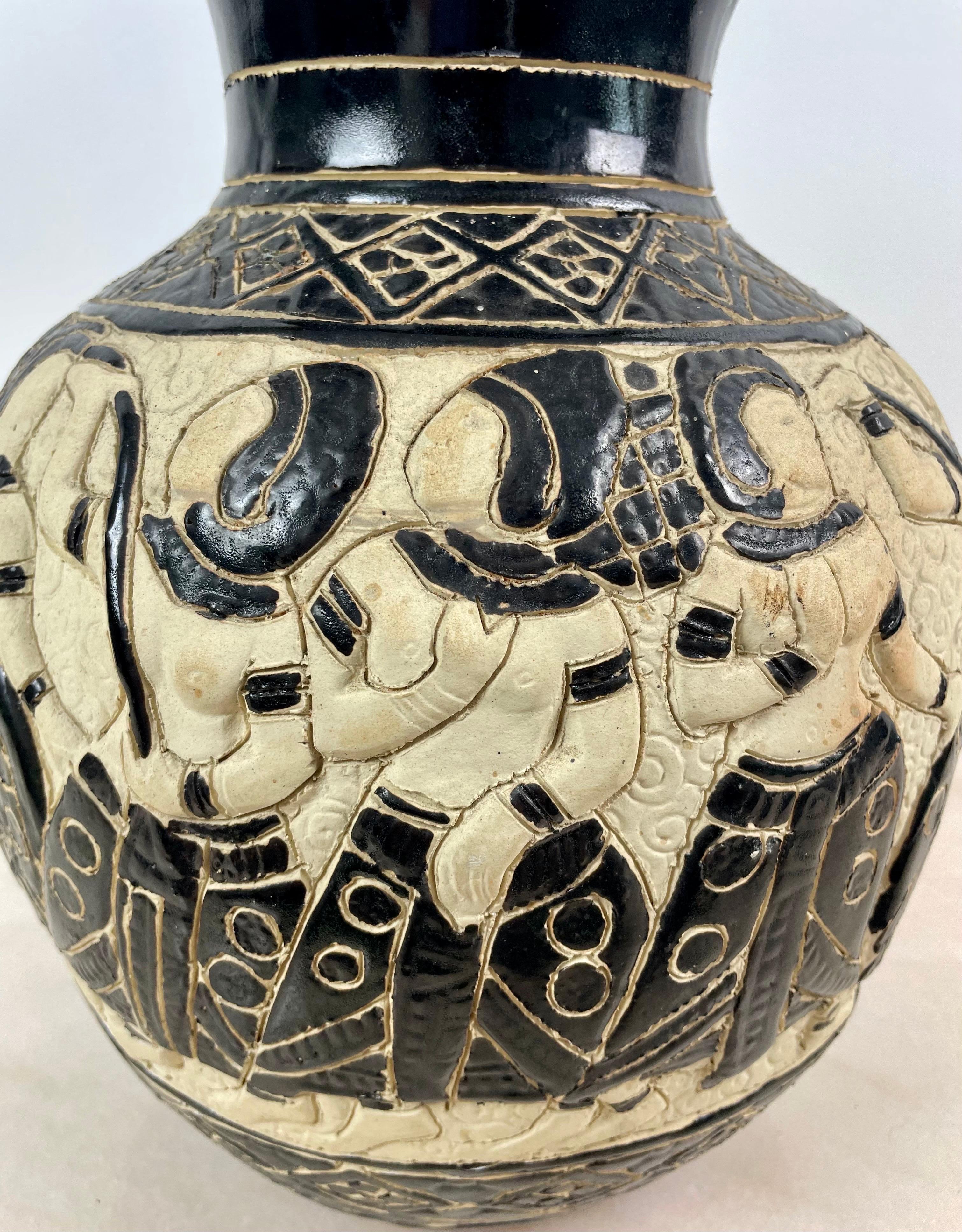Mid-20th Century Large Vietnamese Bien-Hoa black ceramic vase decorated with dancers - circa 1930 For Sale