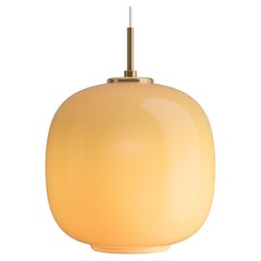Grand pendentif radiohus Vilhelm Lauritzen VL45 en verre ambré pour Louis Poulsen